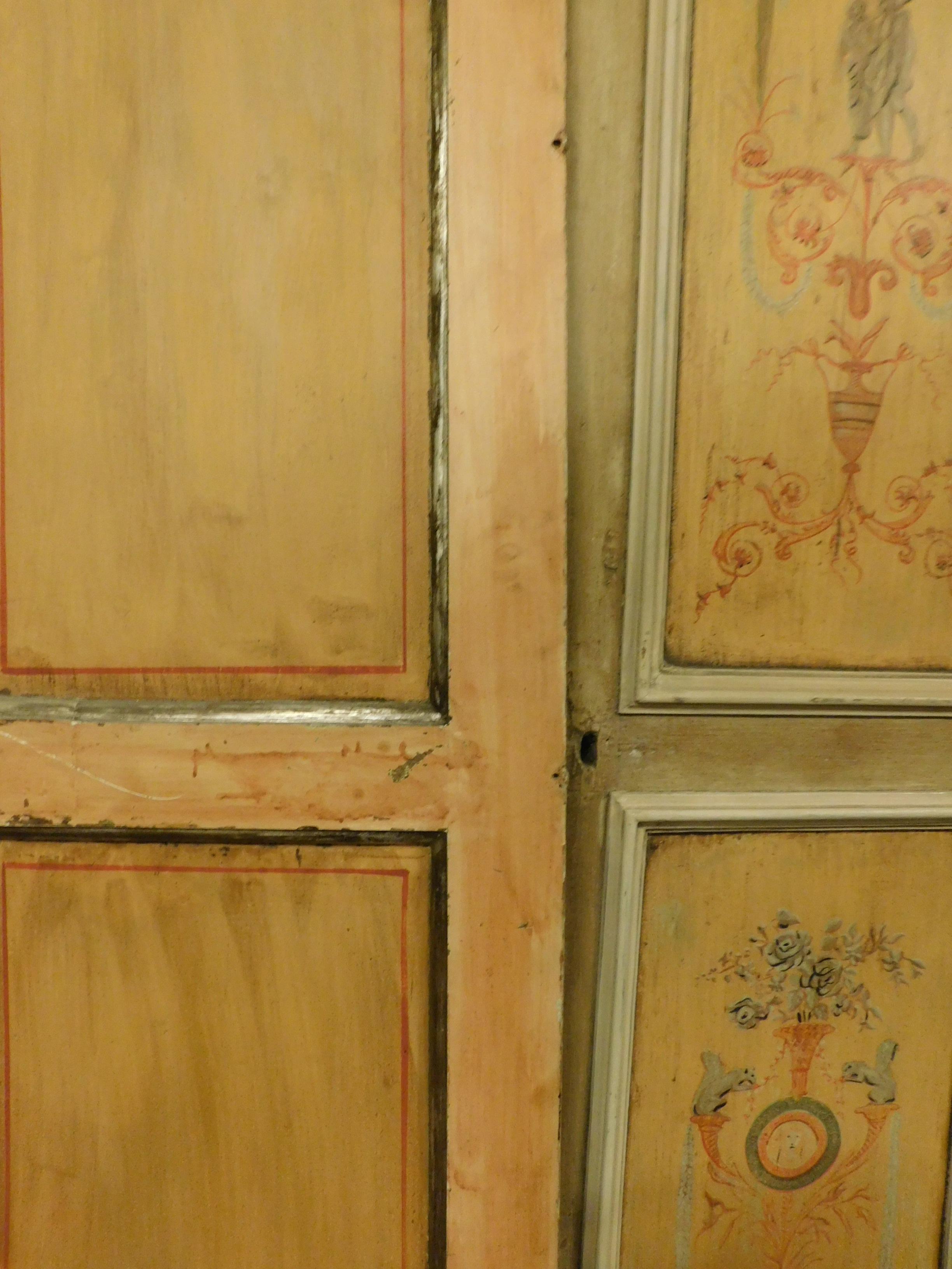 Antique double beige yellow wooden door with paintings, '700 Italy For Sale 6
