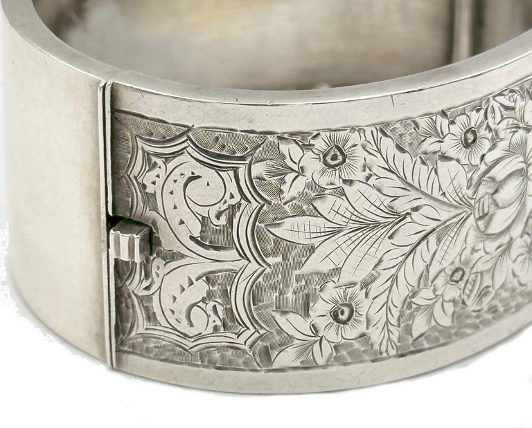 Women's or Men's Antique Double Center Floral Victorian Silver Bangle Cuff Bracelet 