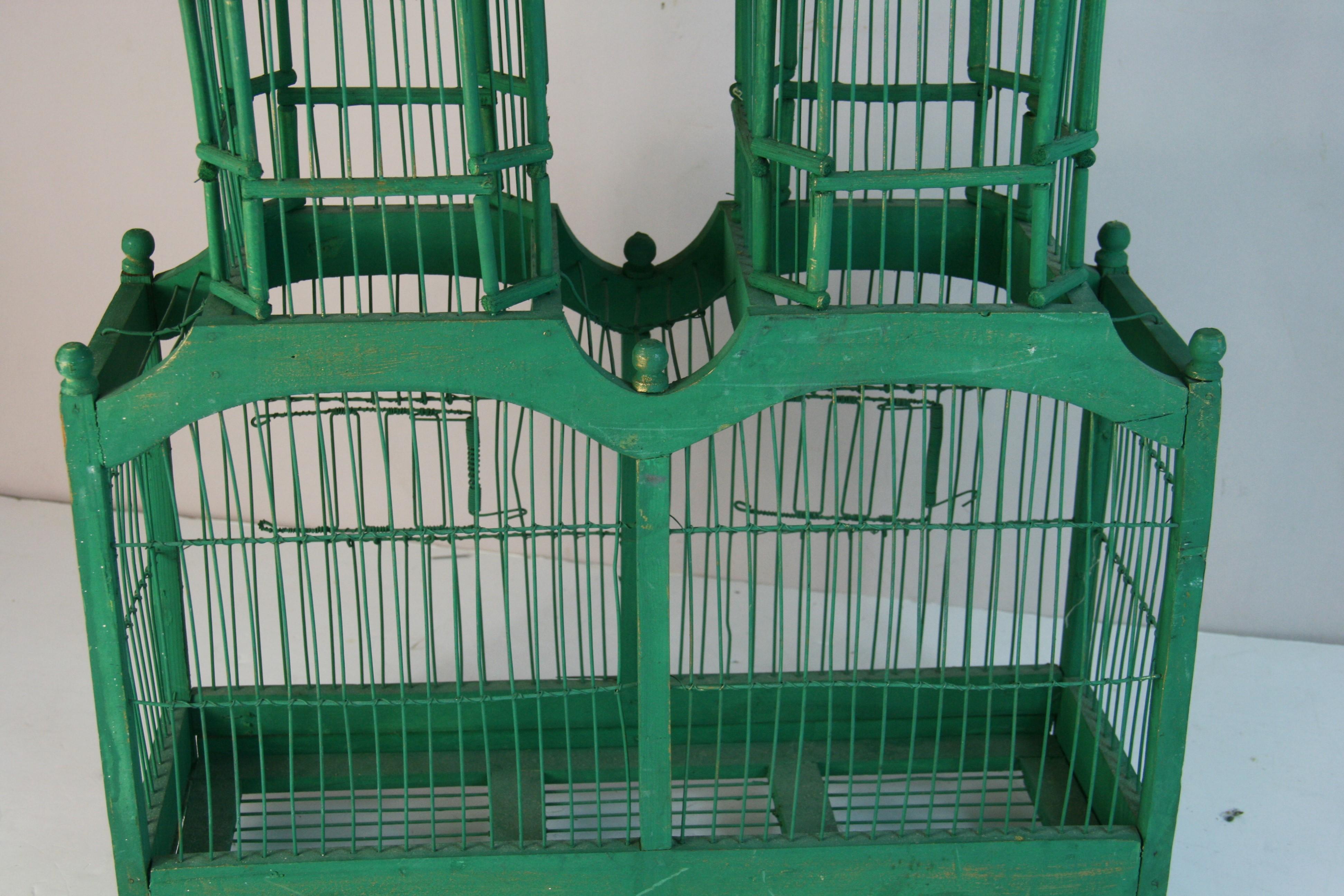 Milieu du XXe siècle Cage à oiseaux antique à double dôme en vente