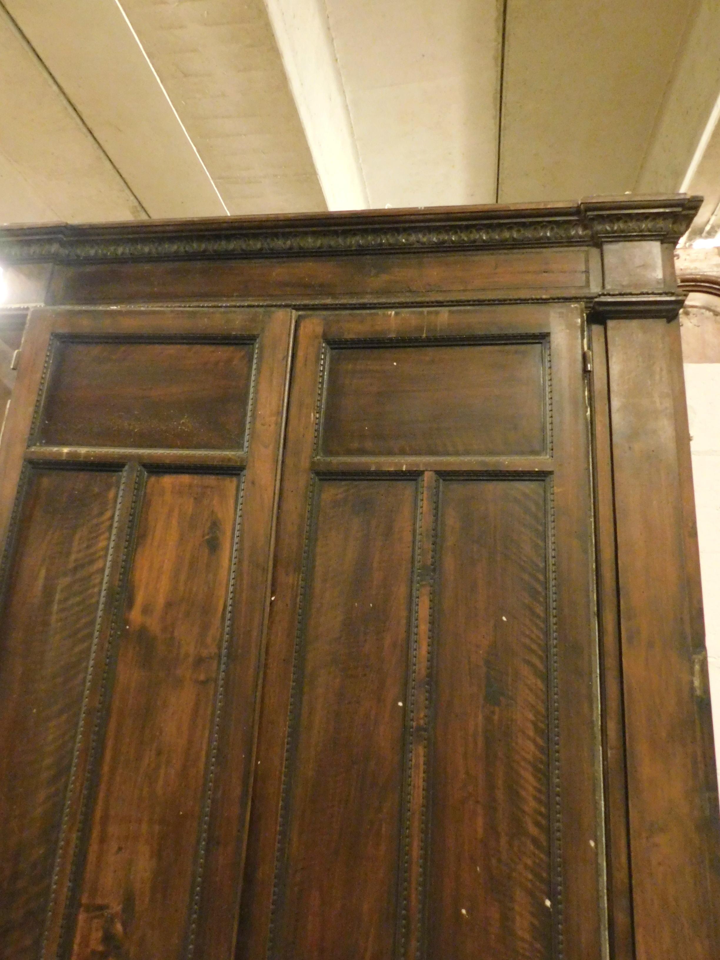 Hand-Carved Antique Double Door Carved in Walnut Complete with Frame, Early 1900s, Italy For Sale