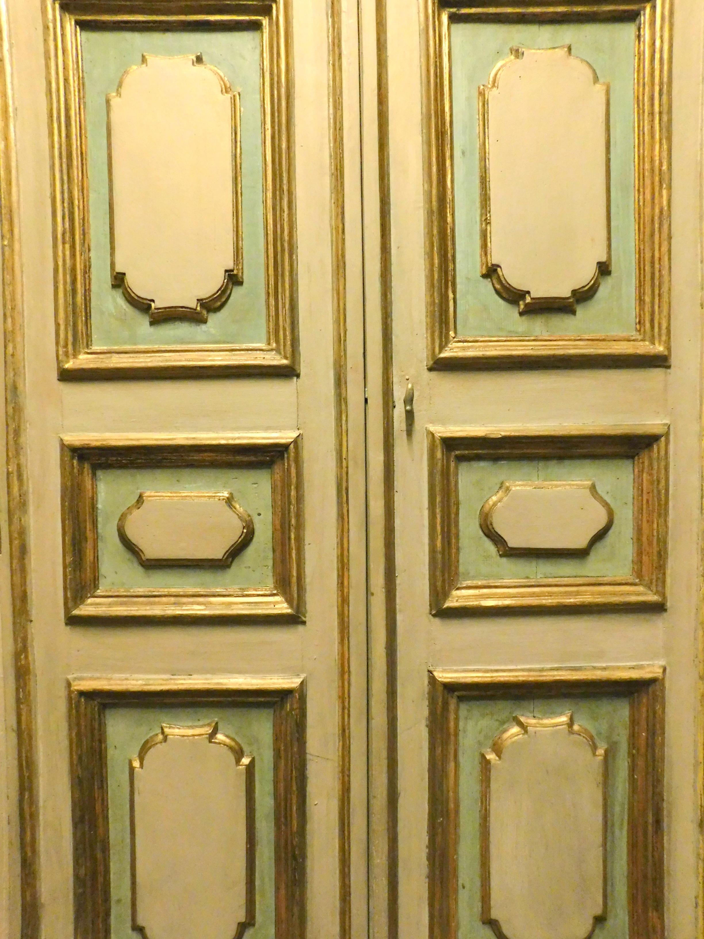 Antique Double Door Lacquered/Gilded with Frame, '700 Italy In Good Condition For Sale In Cuneo, Italy (CN)