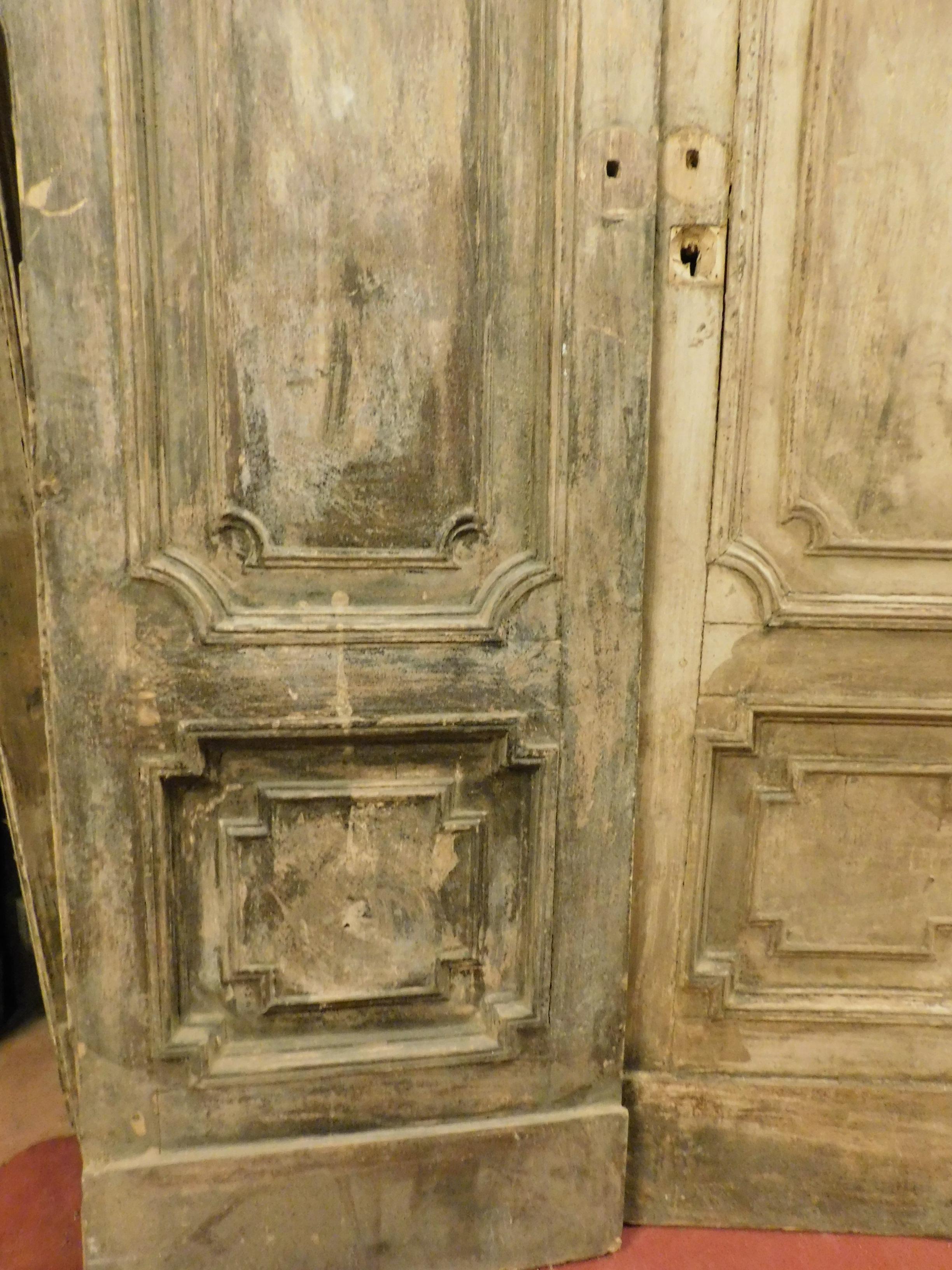 Antique Double Doors in Light Fir Wood, Sculpted Style Louis XVI, 1700, Italy 5