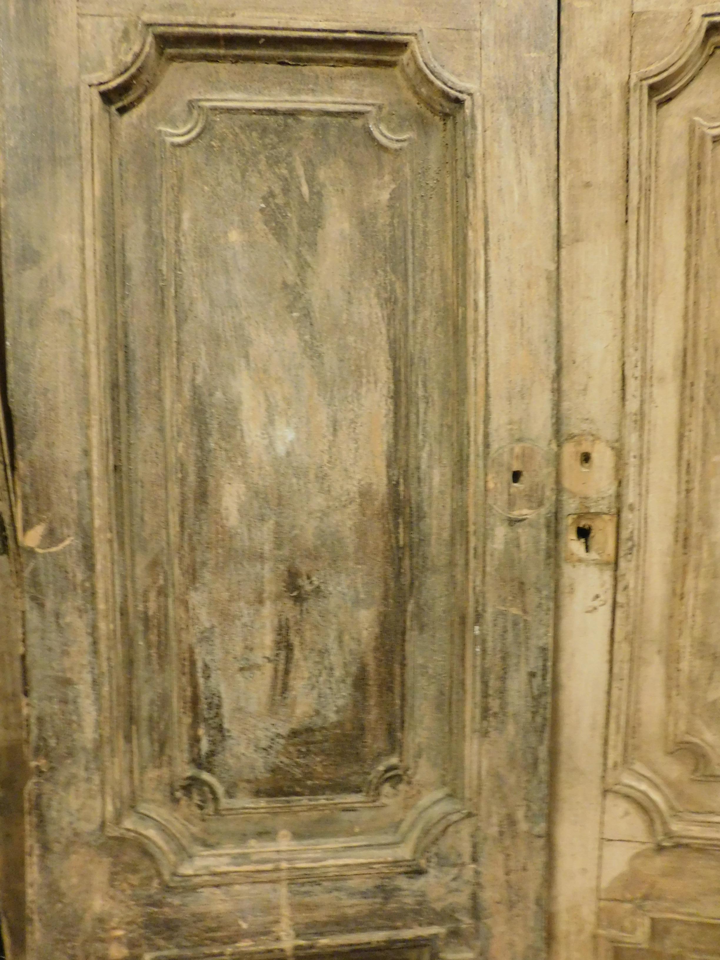 Antique Double Doors in Light Fir Wood, Sculpted Style Louis XVI, 1700, Italy 3