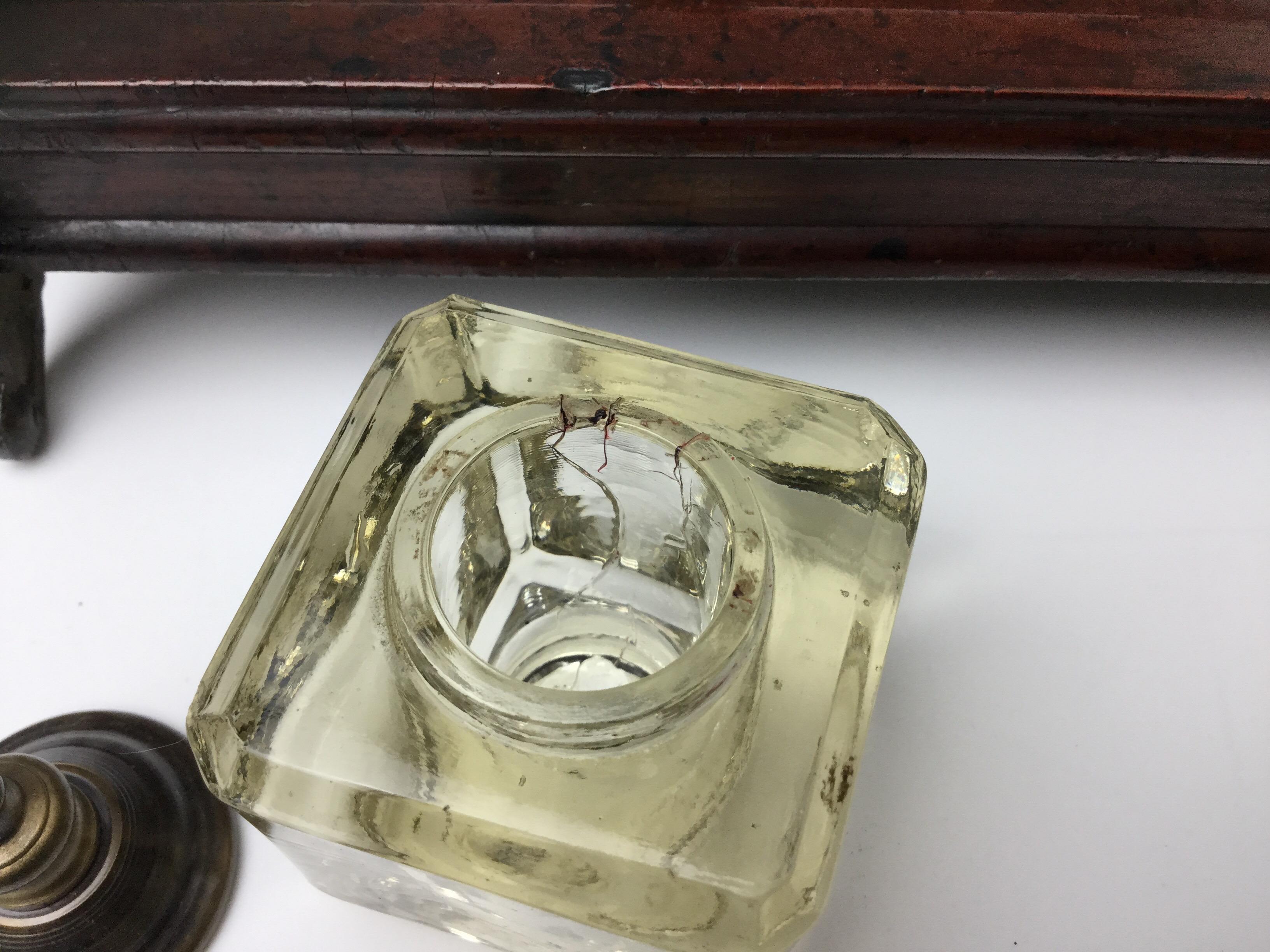 Ancien encrier de bureau à double encrier en bois et Irion avec poignée 1