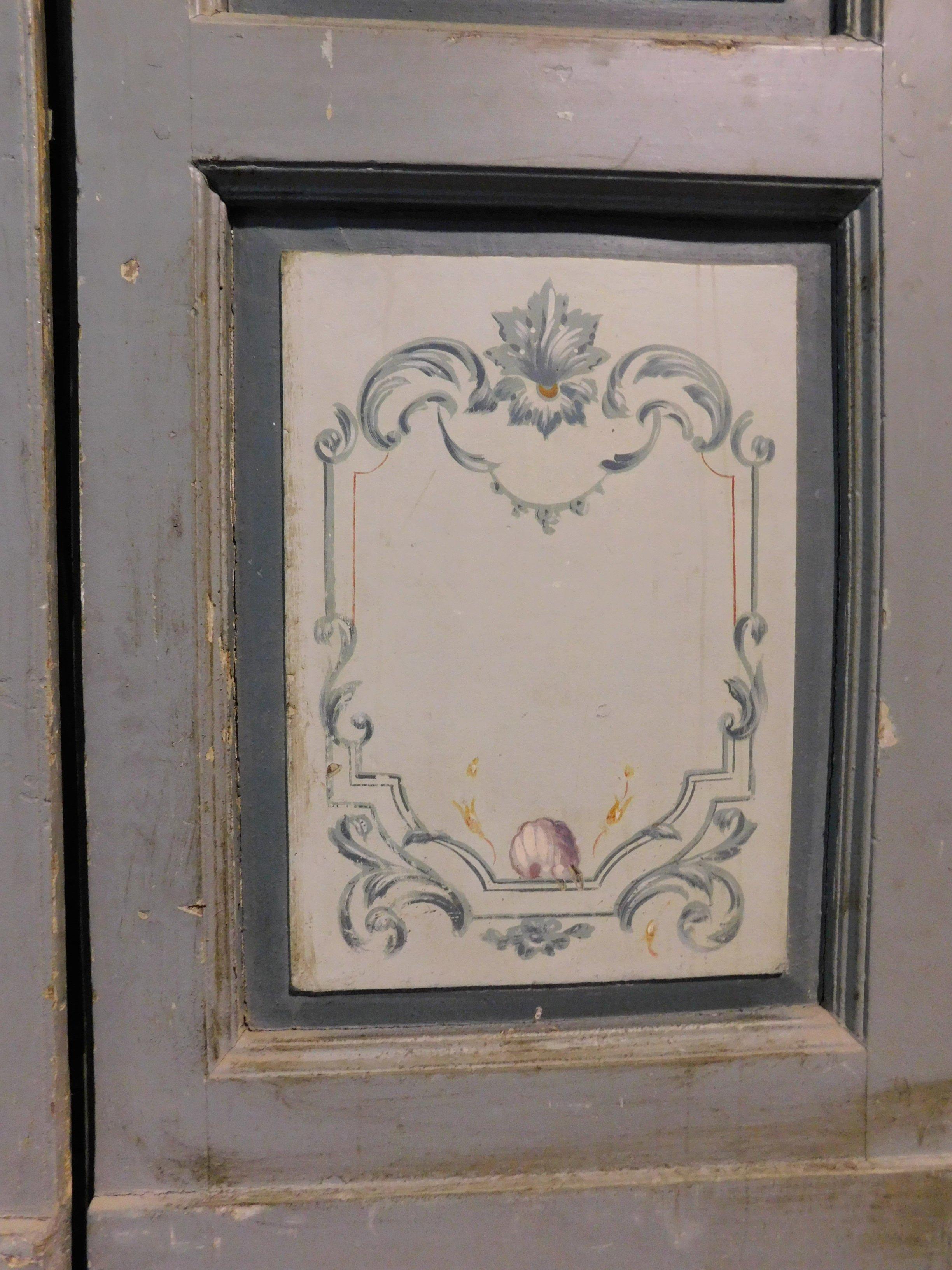Porte d'intérieur ancienne à double porte, fond gris/bleu peint, Italie, 19ème siècle Bon état - En vente à Cuneo, Italy (CN)