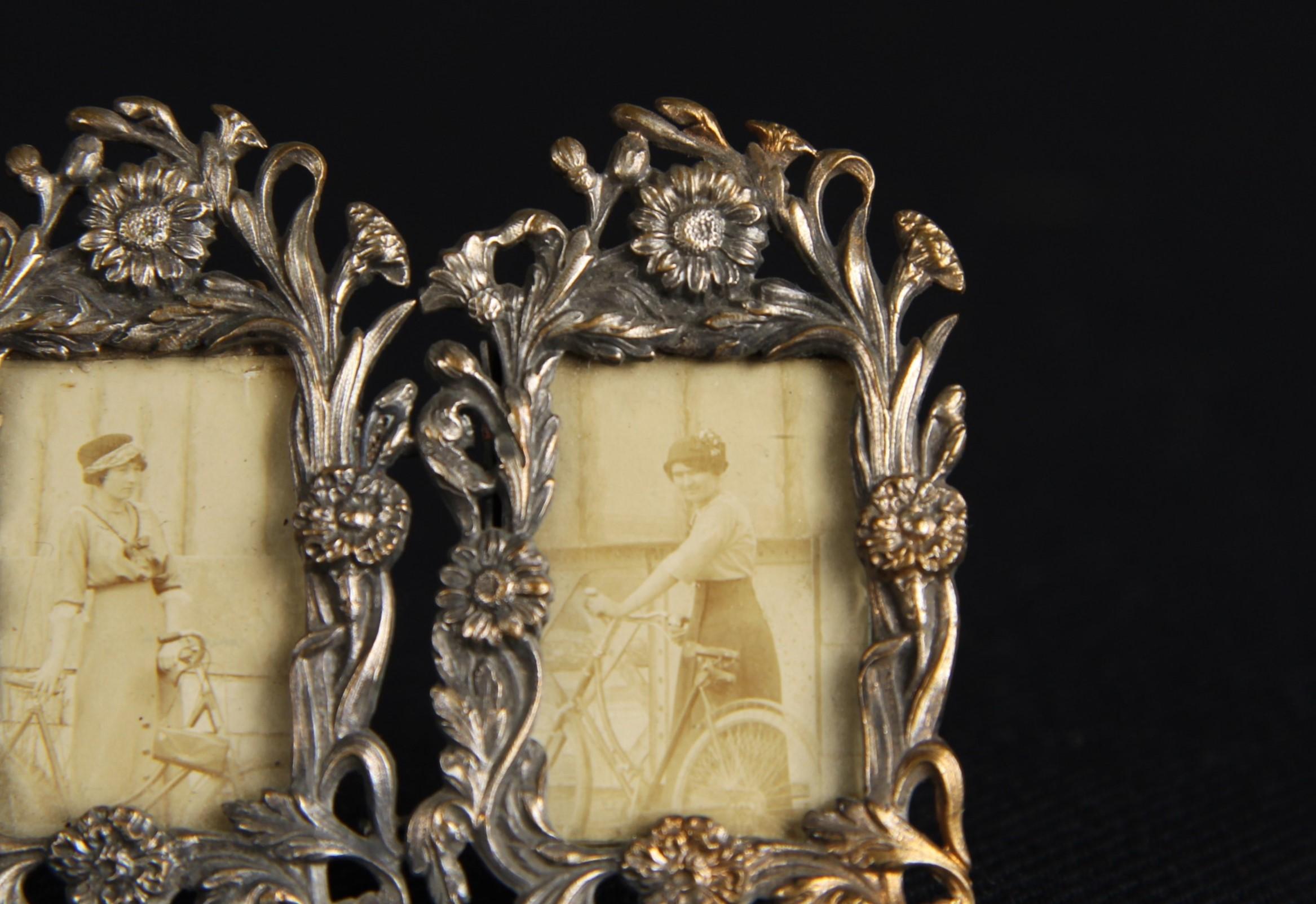 Beautiful Art Nouveau double picture frame from France, circa 1910s.
Picture size 1,8 x 2,4 cm.


