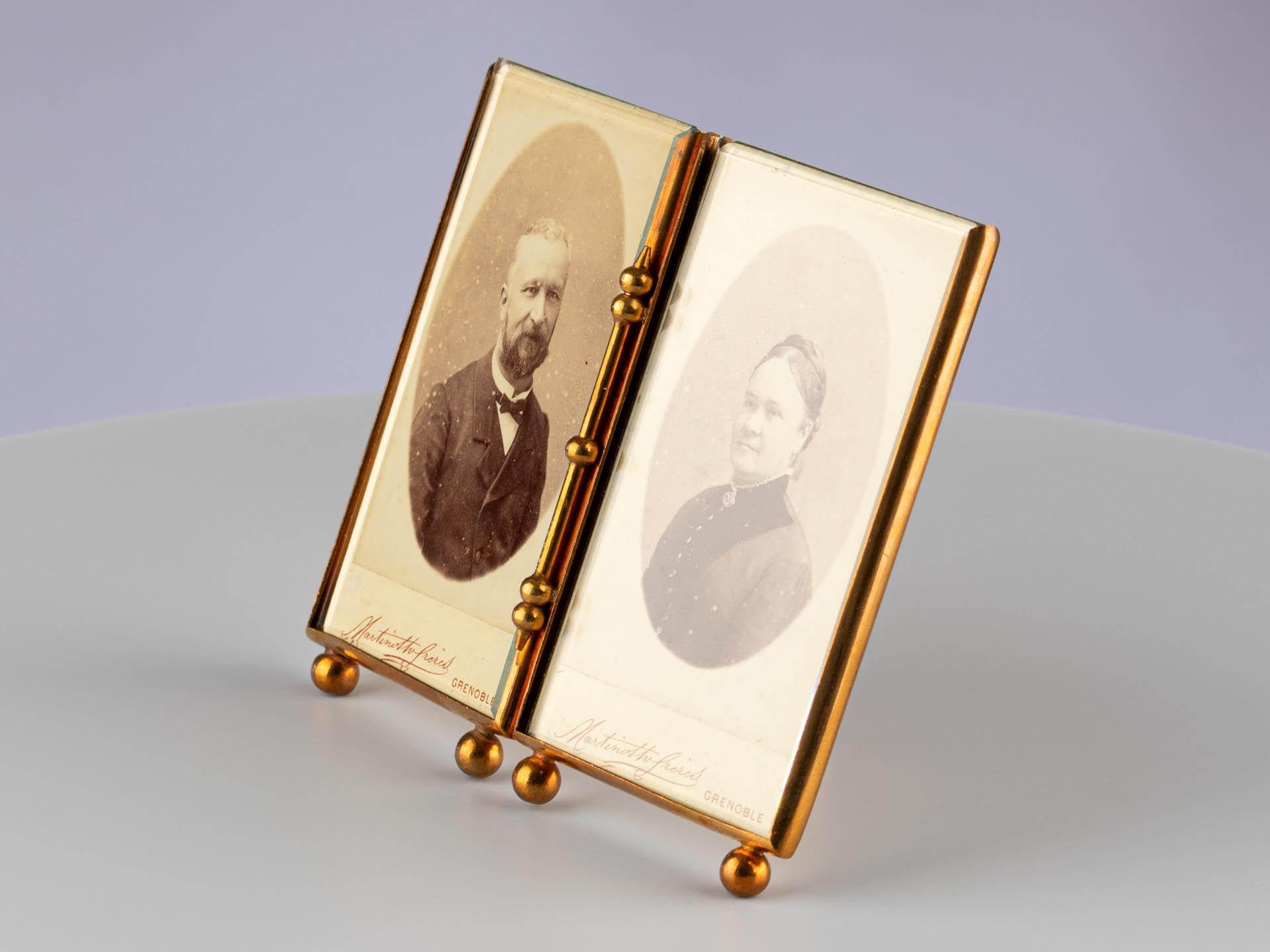 Antique Double Picture Frame, Art Deco, France, Circa 1920, 6 x 10 cm For Sale 1