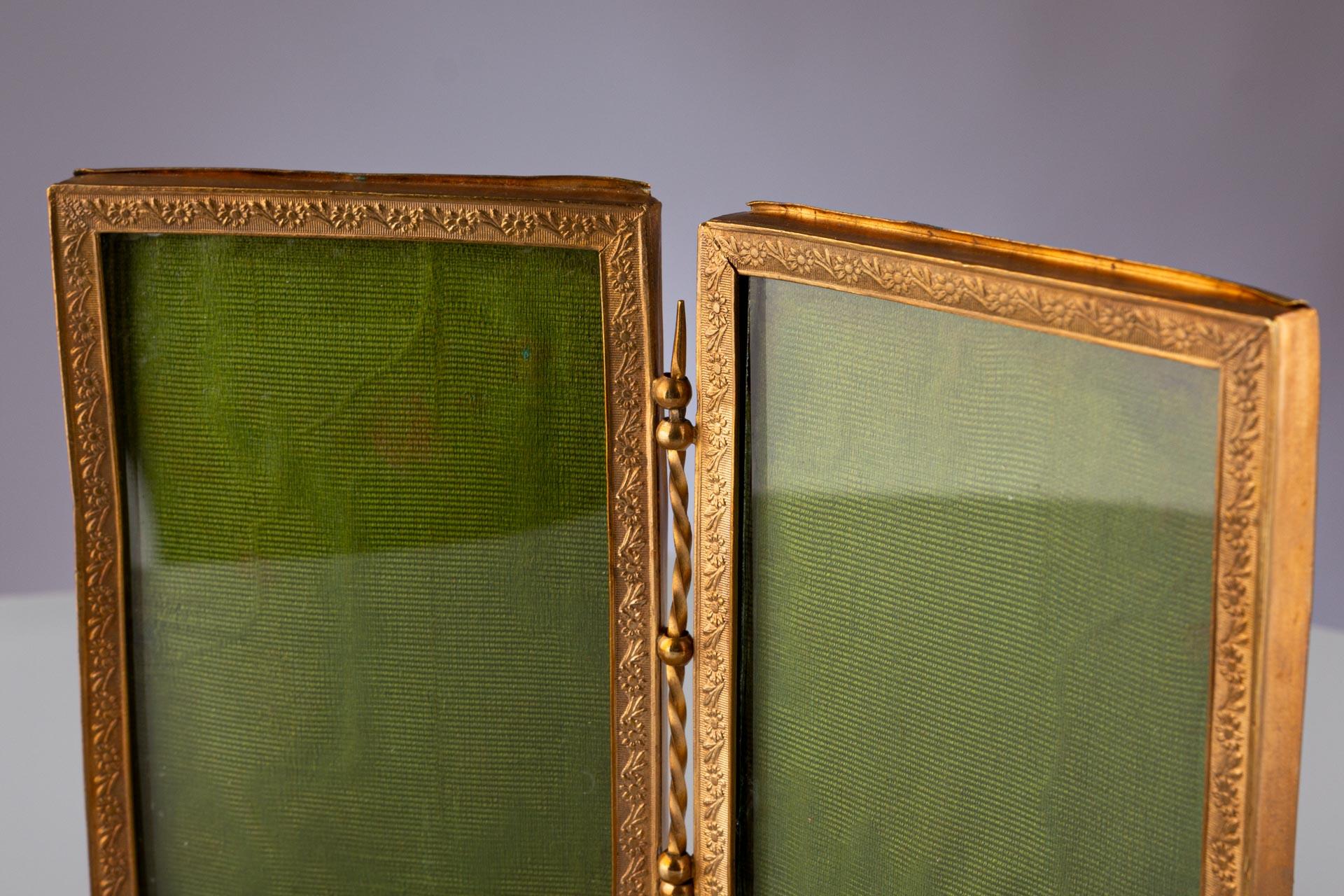 Beautiful brass picture frame, France, circa 1880.
Picture size of each side: 6 cm x 9 cm.

French picture frames from the Neoclassicism era are an expression of an epoch that was known for its decorative wealth and appreciation of art and