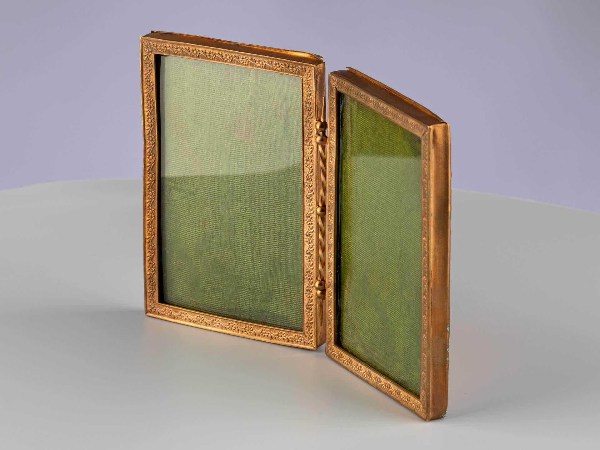 Antique Double Picture Frame, Louis XVI Style, France, Circa 1880, 6 x 9 cm In Good Condition In Greven, DE