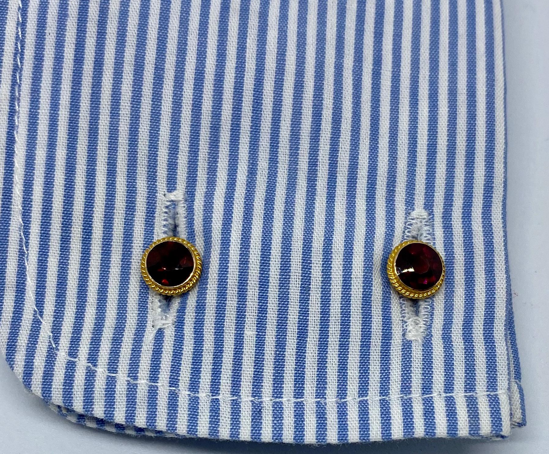 Antique Double-Sided Cufflinks with Faceted Garnets Set in 14 Karat Yellow Gold In Good Condition In San Rafael, CA