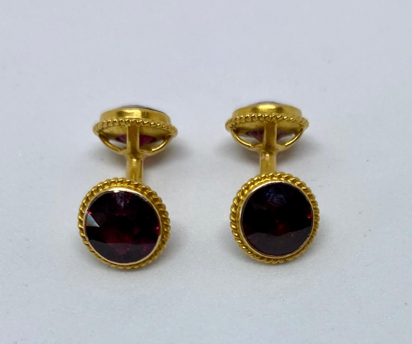 Women's or Men's Antique Double-Sided Cufflinks with Faceted Garnets Set in 14 Karat Yellow Gold