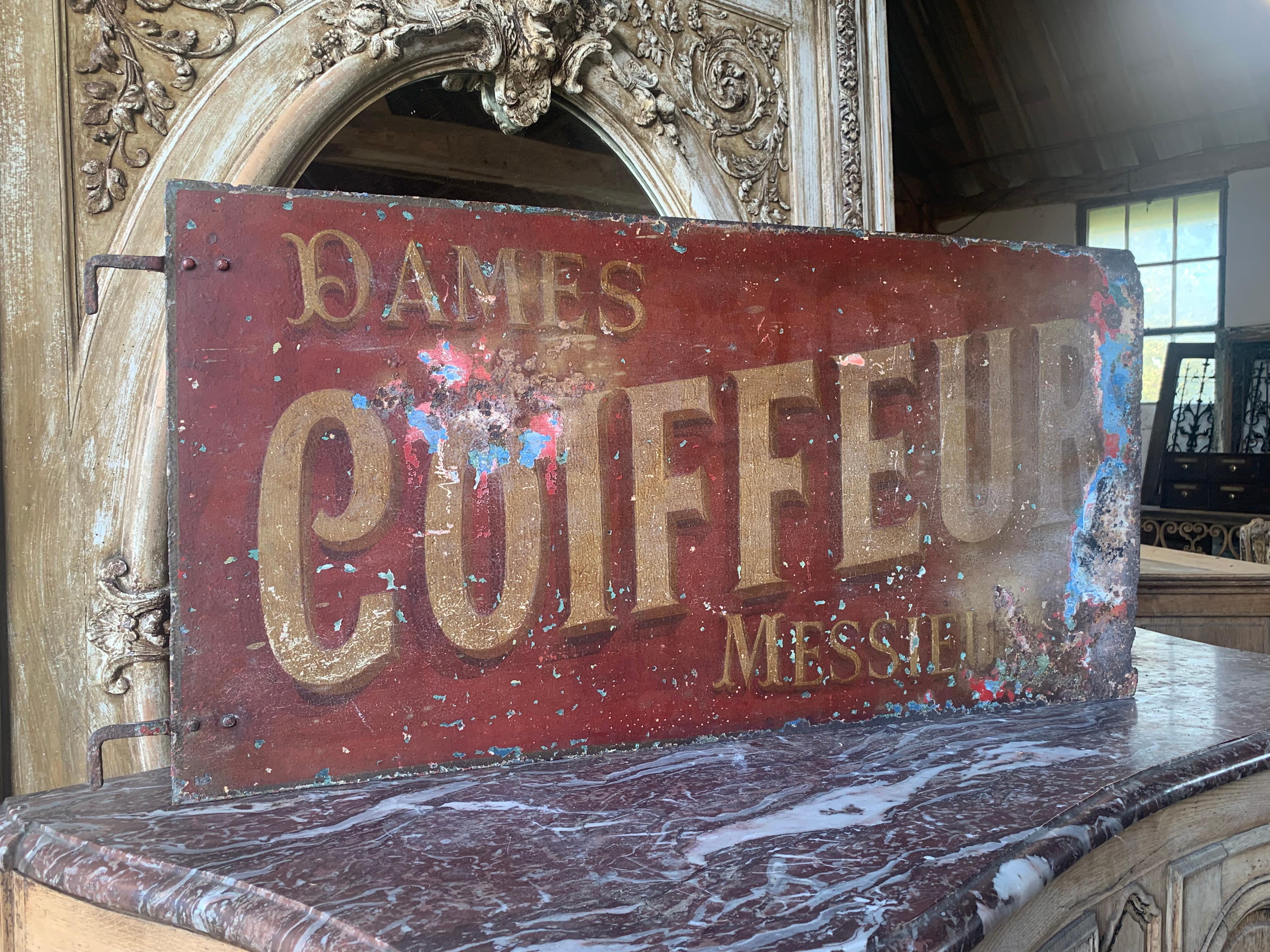 Antiguo letrero de peluquería francesa de doble cara Pintado a mano en venta
