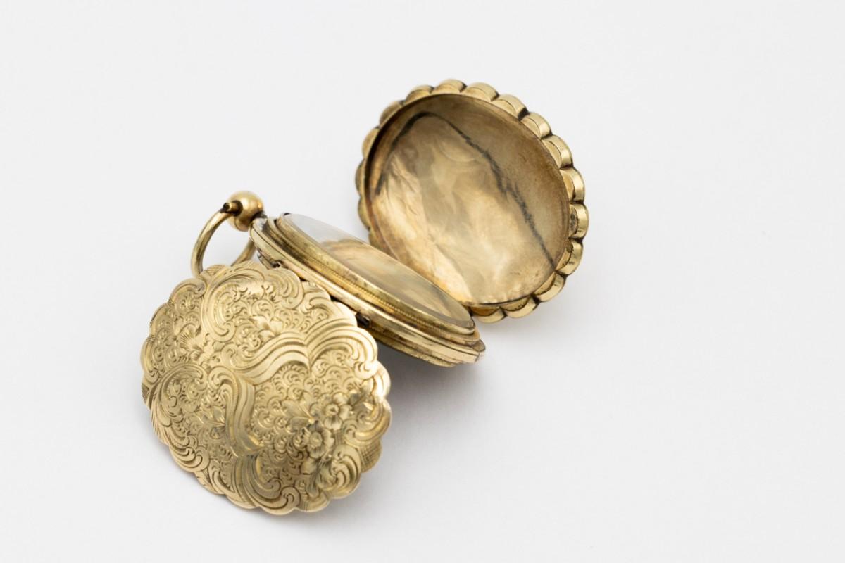 Antique double-sided locket, Great Britain, 19th century. 2
