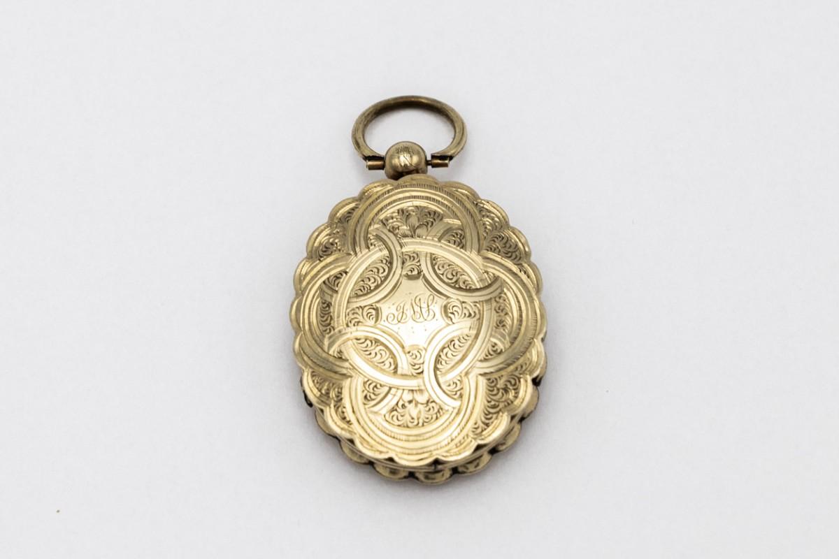 Antique double-sided locket, Great Britain, 19th century. 3