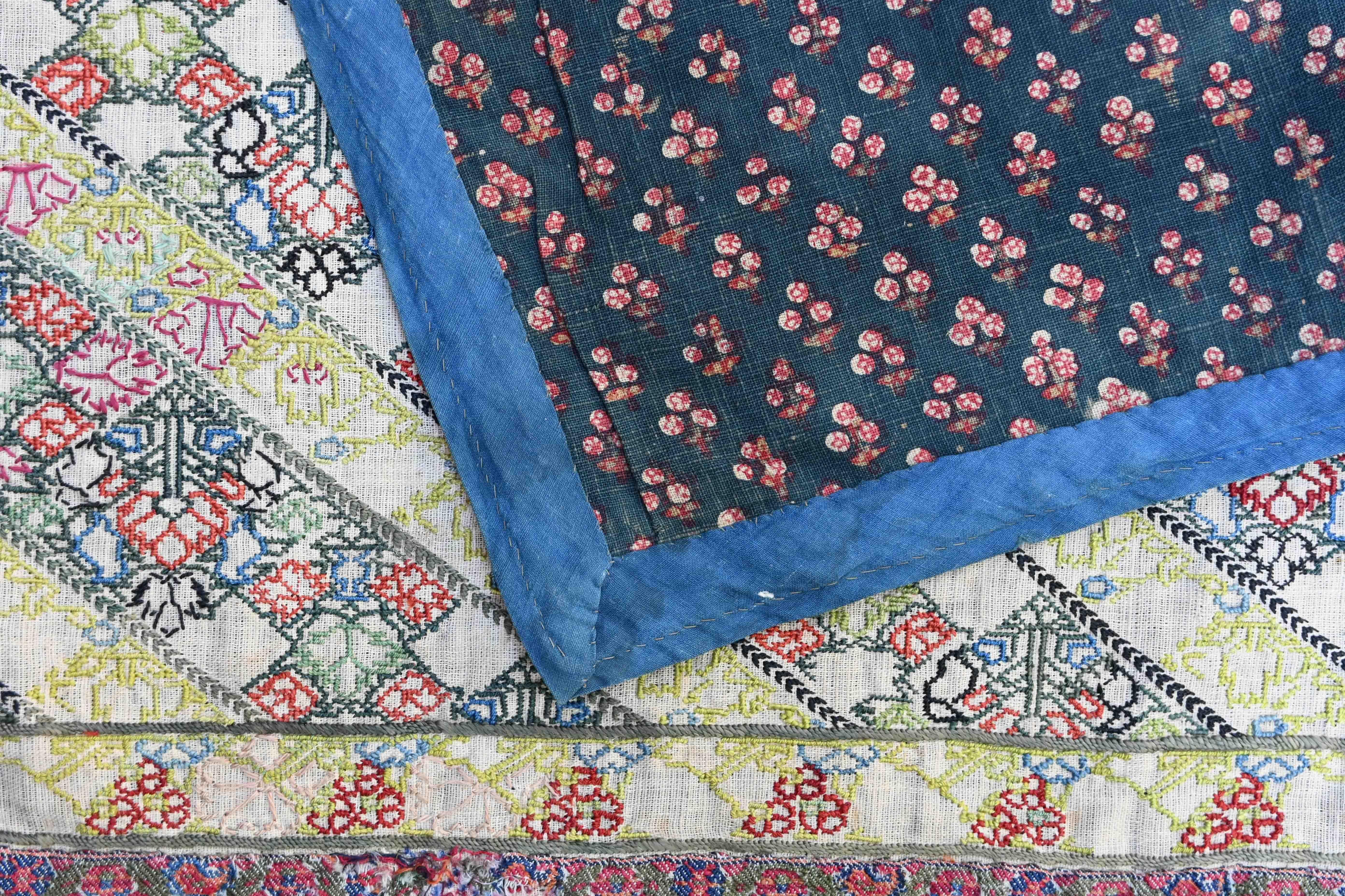 A deux pas de la Tour Eiffel Nous sommes une entreprise familiale spécialisée dans l'achat, la vente et la location de voitures.
expertise de tapisseries, tapis, kilims et textiles anciens, modernes et contemporains.
Nous travaillons pour des