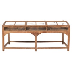 Vitrine ancienne en bois à deux faces