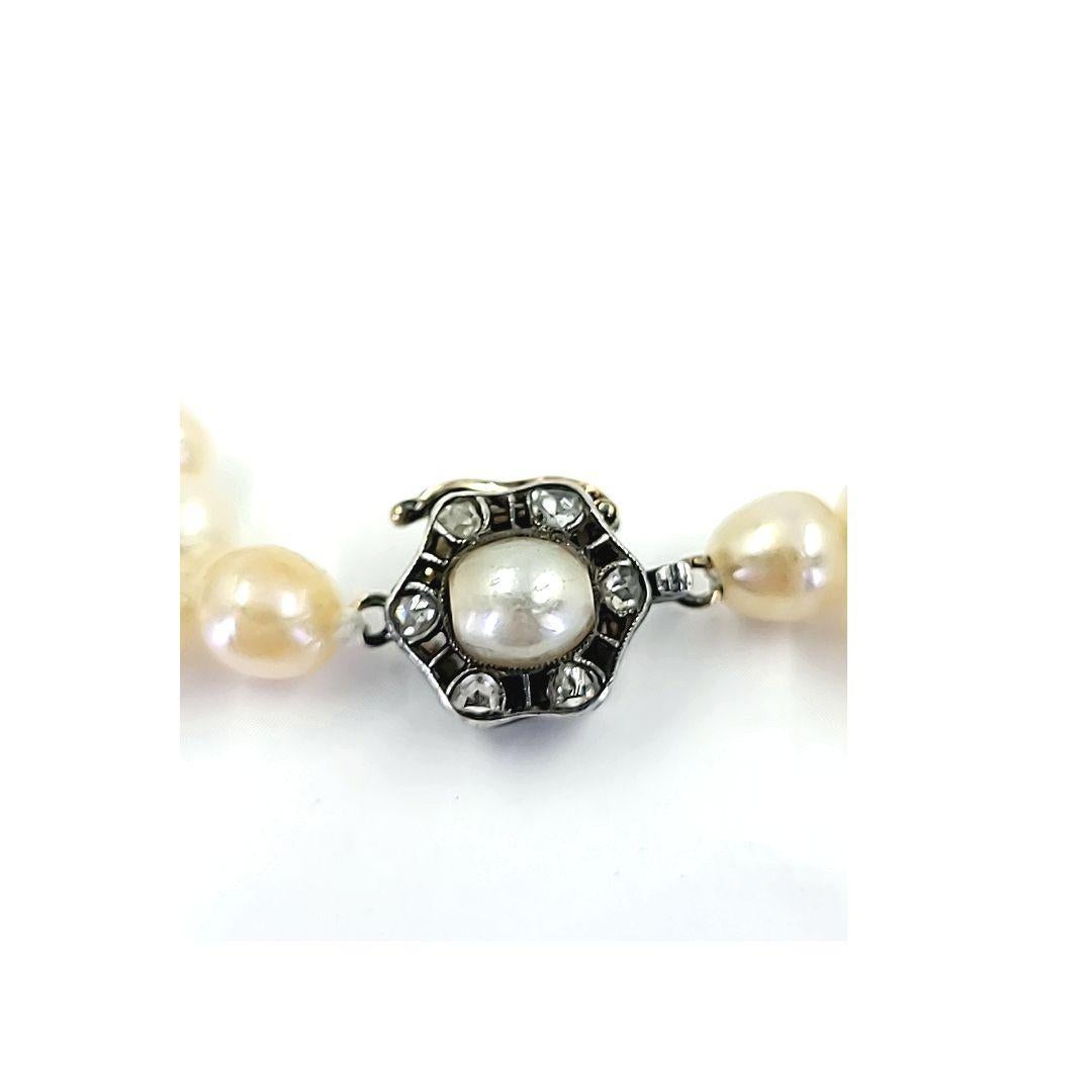 Bracelet ancien à double rang de perles naturelles Bon état - En vente à Coral Gables, FL