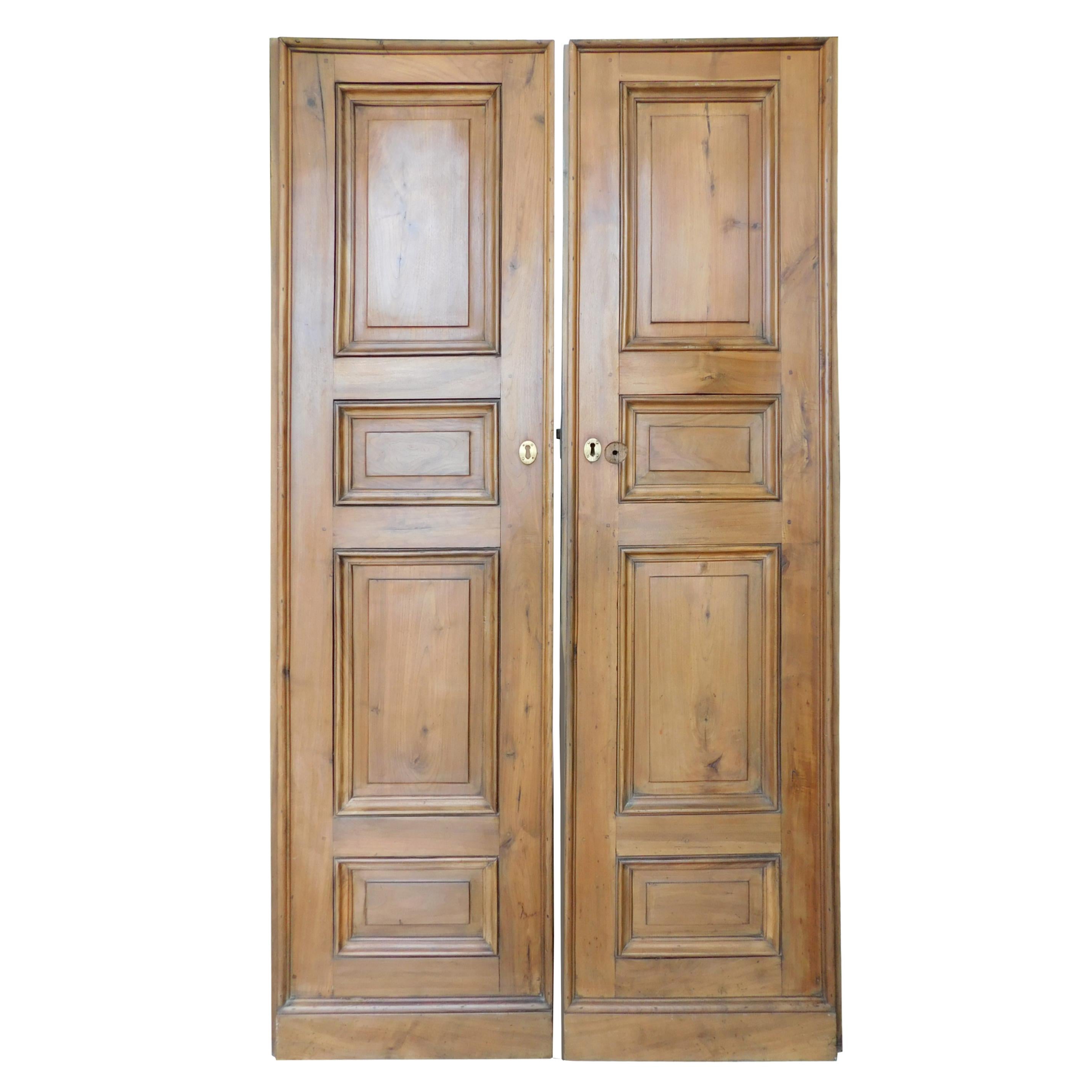 Antique Double Walnut Doors with Panels Carved, 1 Pairs, 18th Century Italy
