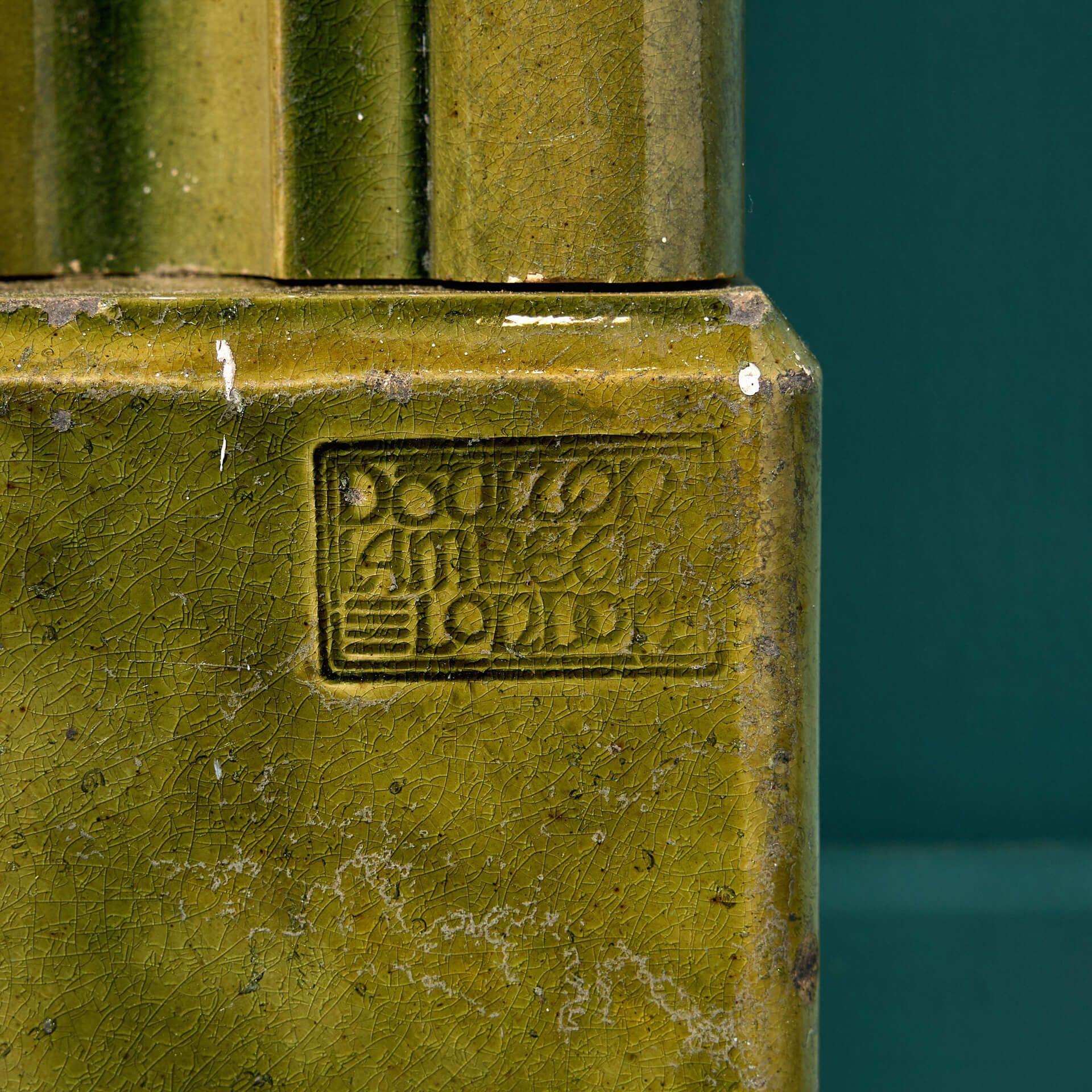 Antike Doulton & Co glasierte grüne Kaminumrandung (Glasiert) im Angebot