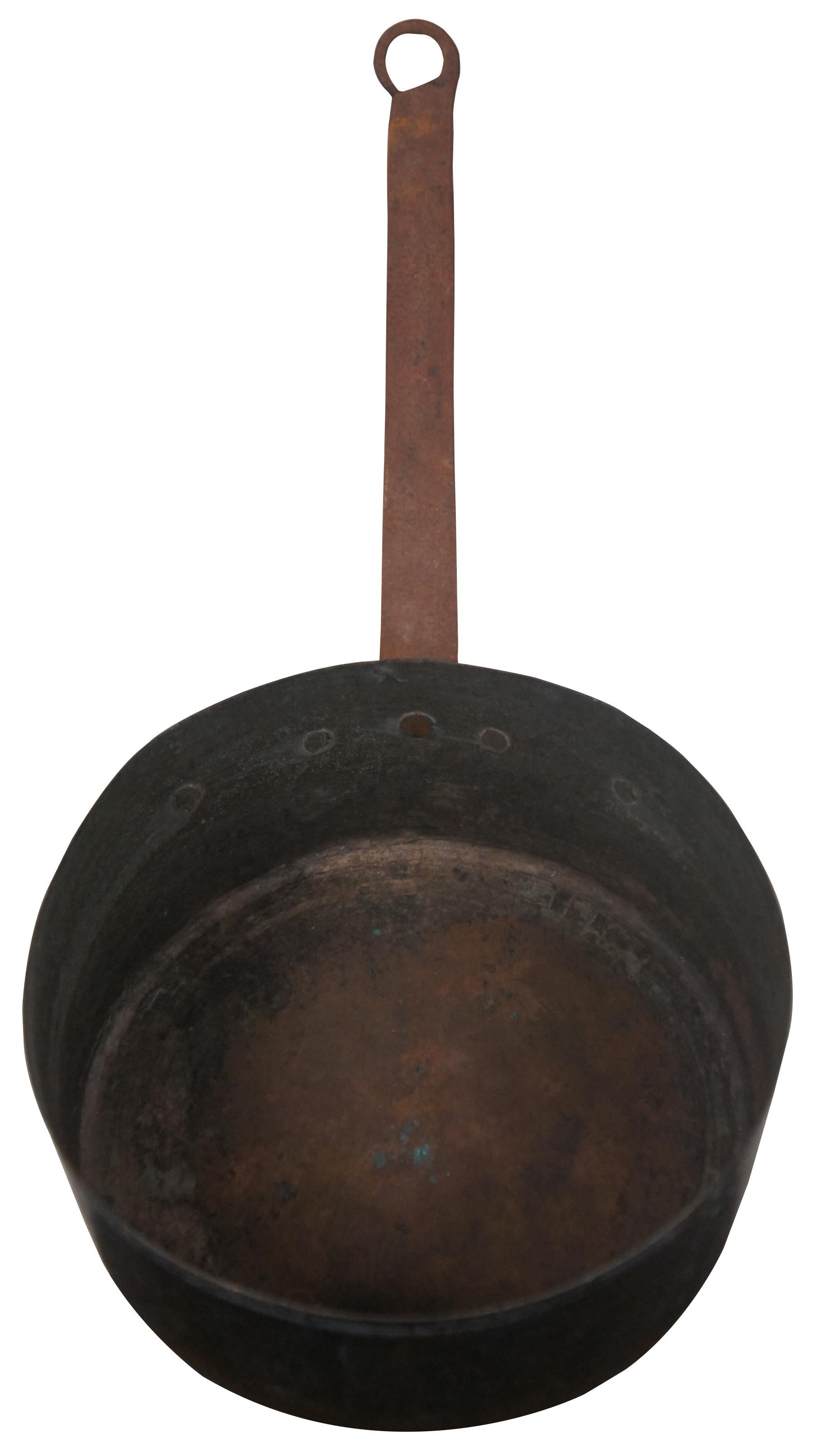 Victorian Antique Dovetailed Copper Cook Pot Sauce Saute Pan Iron Handle 5 Qt VHM For Sale