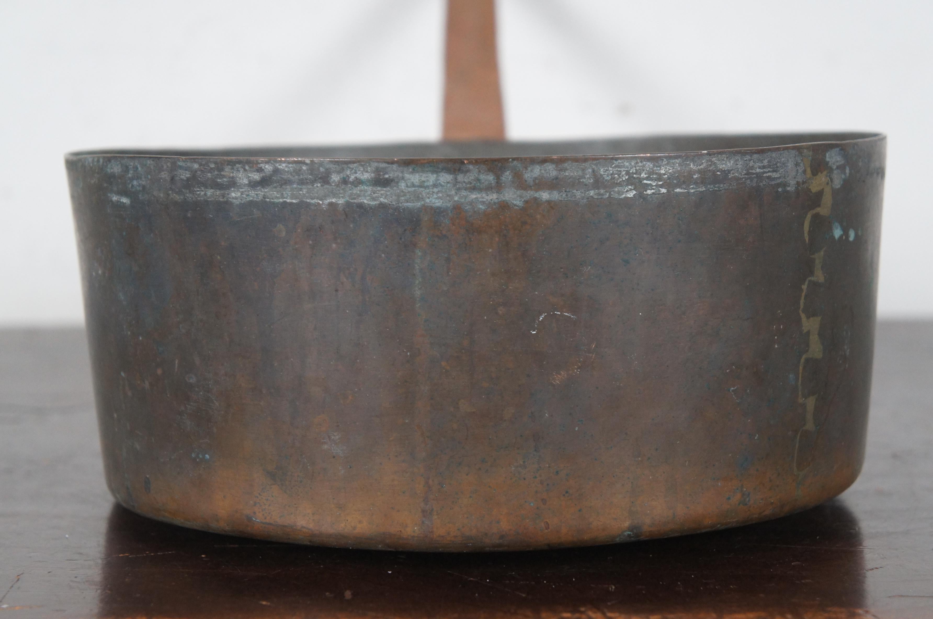 Antike Taubenschwanz-Keramik- Sauciere aus Kupfer mit Pan-Eisengriff, 5 Qt VHM (19. Jahrhundert) im Angebot