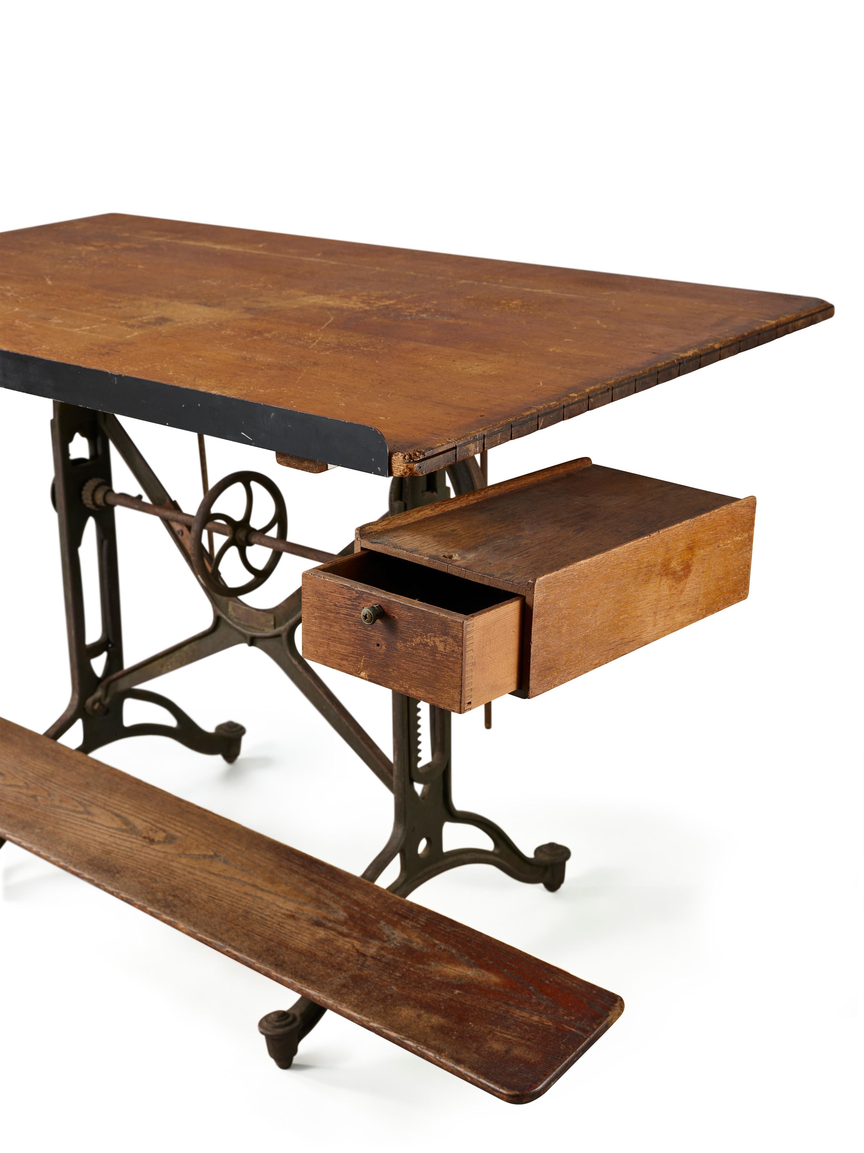 Original Keuffel and Esser Drafting Table In Good Condition For Sale In Hong Kong, HK
