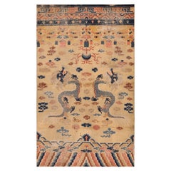 Tappeto cinese con disegno del drago antico. 4 ft 4 in x 6 ft 10 in
