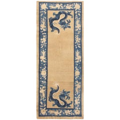 Antique Dragon Design Chinese Rug. Size: 4 ft x 10 ft (1.22 m x 3.05 m)