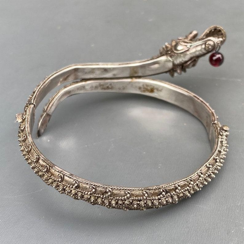 Bracelet à charnière Dragon Antiques Silver en vente 3
