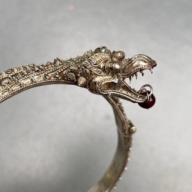 Bracelet à charnière Dragon Antiques Silver en vente 5