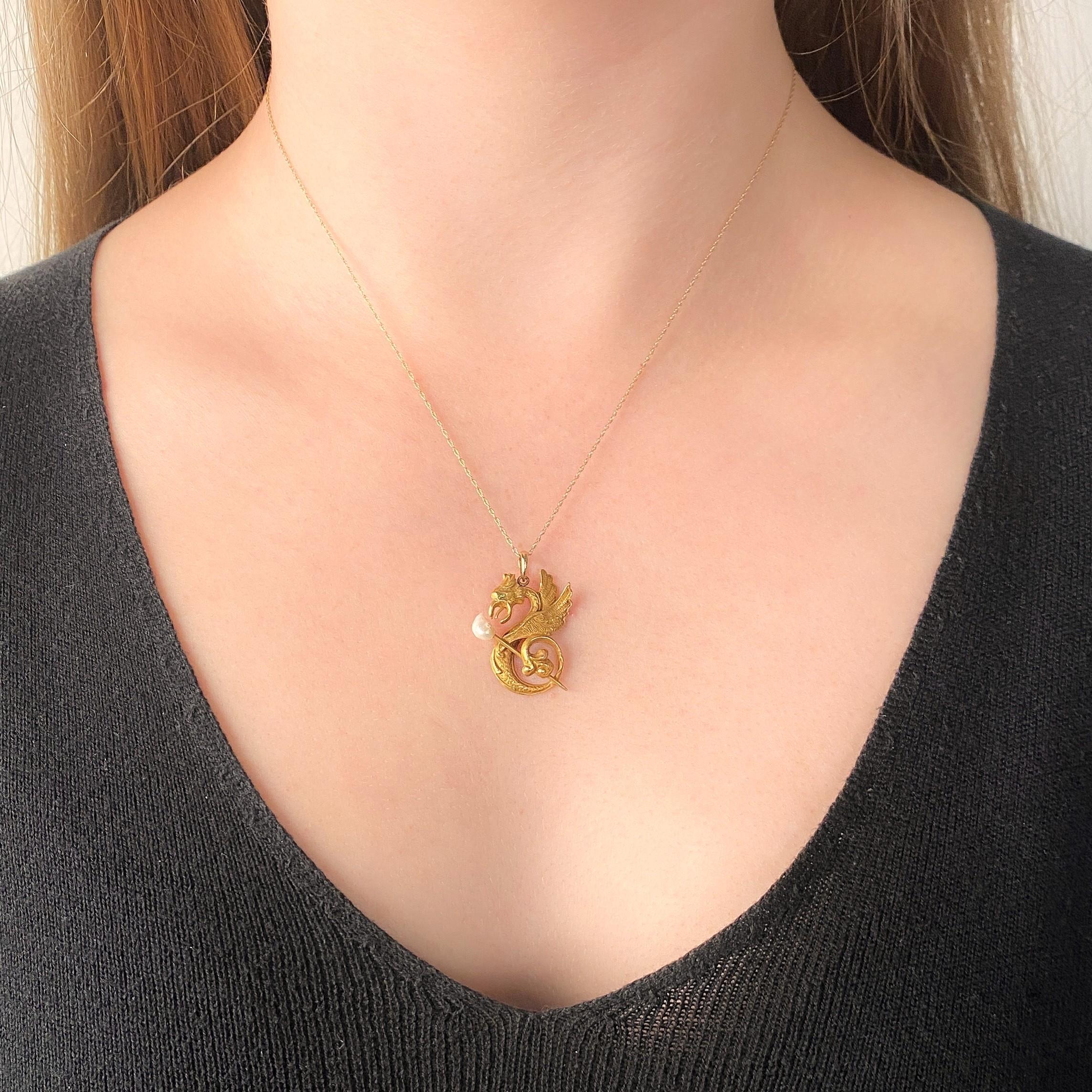 Taglio rotondo Ciondolo Drago Antico in oro 10k in vendita