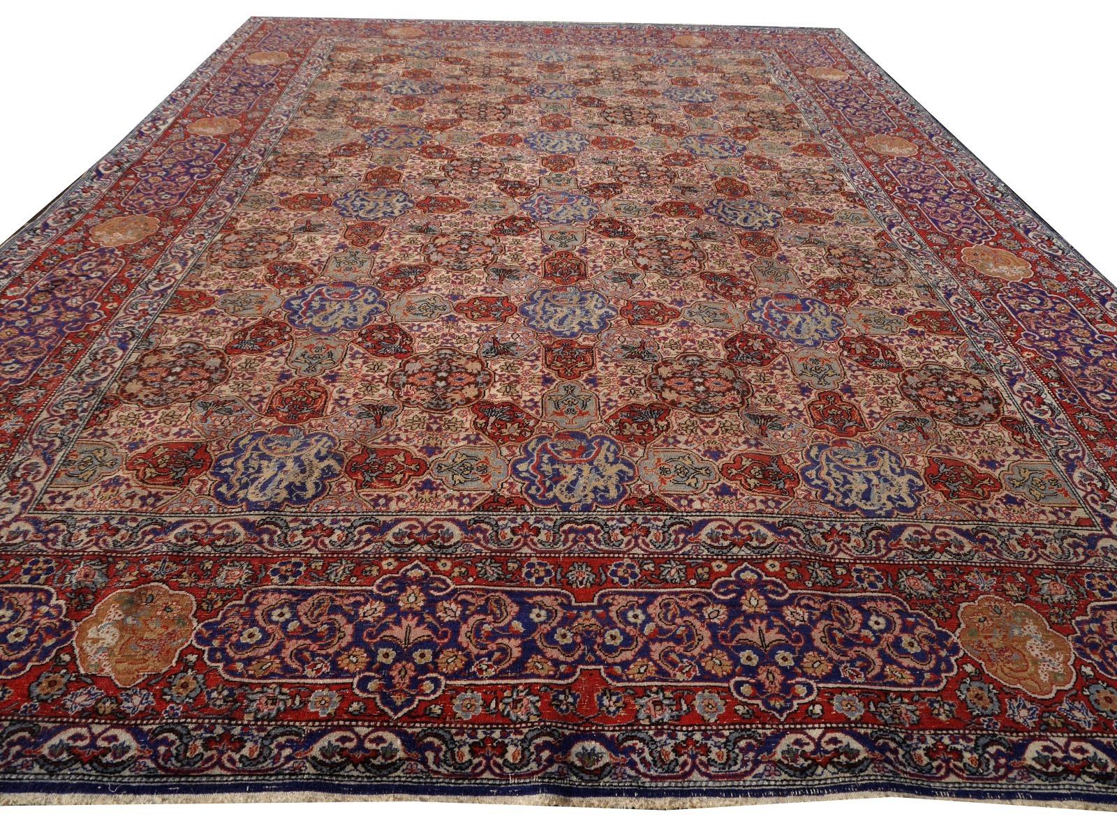 Antique Dragon Rug Hand Knotted in Hereke Turkish Carpet In Good Condition For Sale In Lohr, Bavaria, DE