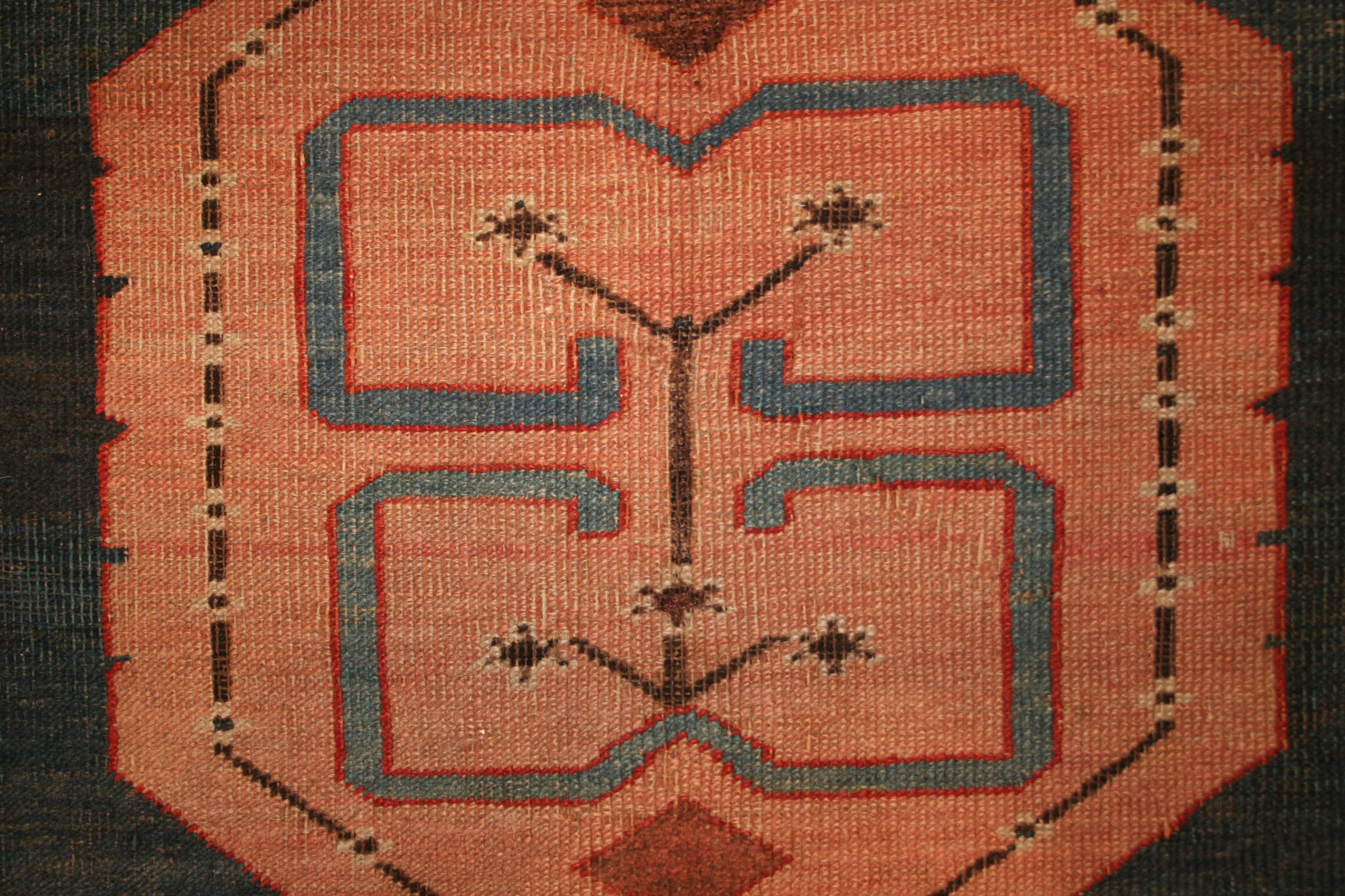 Antiker dramatischer Bakhshaish-Teppich mit Tierpelz-Design (Bakshaish) im Angebot