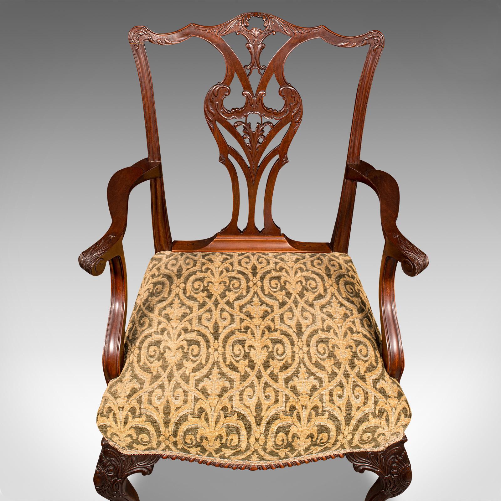 Antiker Zeichnungszimmersessel, englisch, Elbow Chair, Chippendale Revival, um 1900 (Holz) im Angebot
