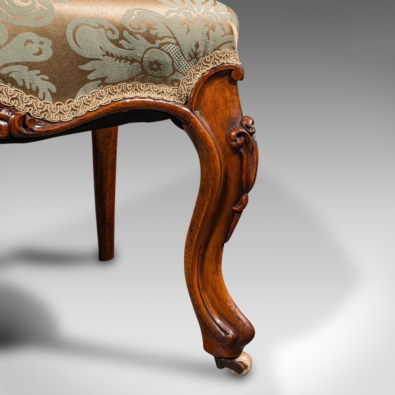 Antique The Drawing Room Chair, English, Walnut, Ladies, Side Seat, Early Victorian en vente 5