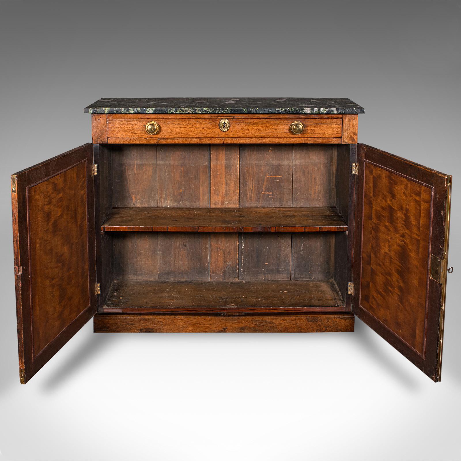 Antiker Beistellschrank für das Schubladenzimmer, englisch, Bücherregal, Chiffonier, Regency, 1820 (Georgian) im Angebot