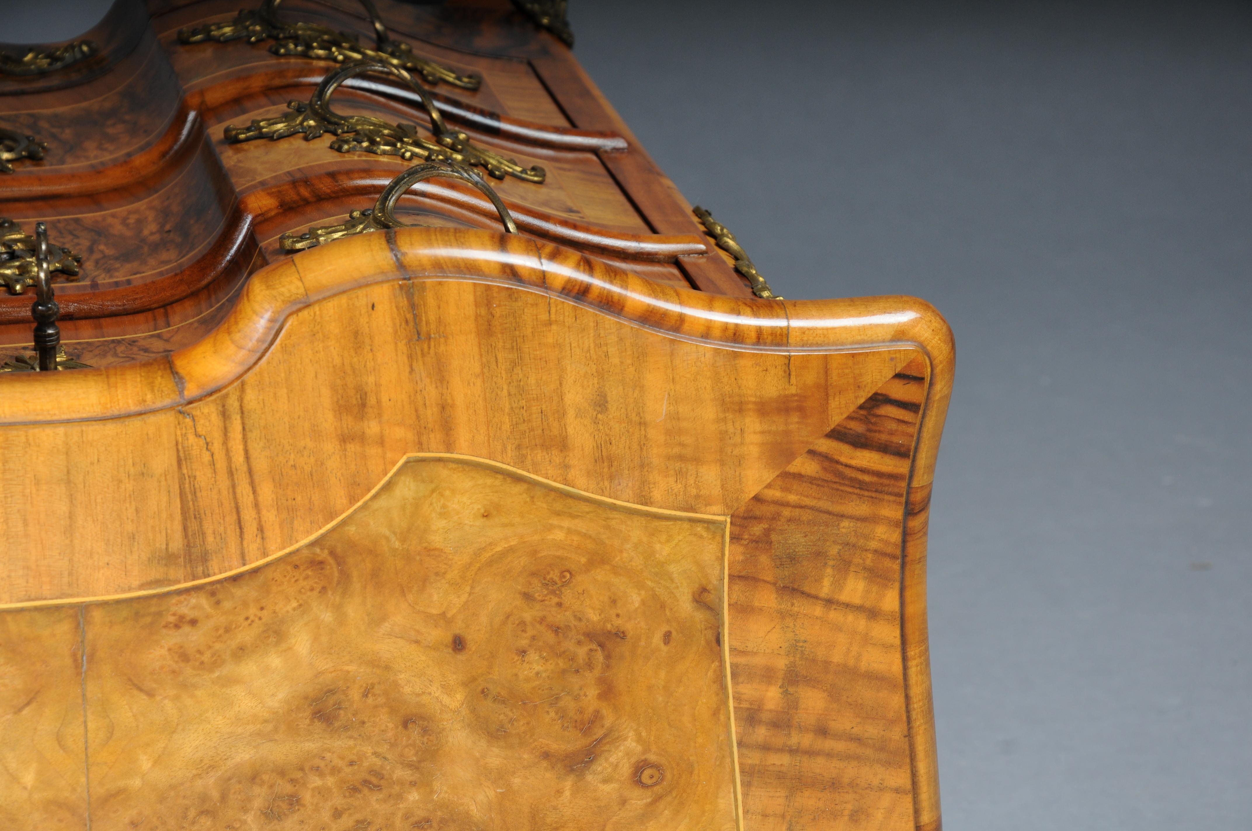 Antica cassettiera di Dresda, in Oak con impiallacciatura in noce, 1870 ca. in vendita 11