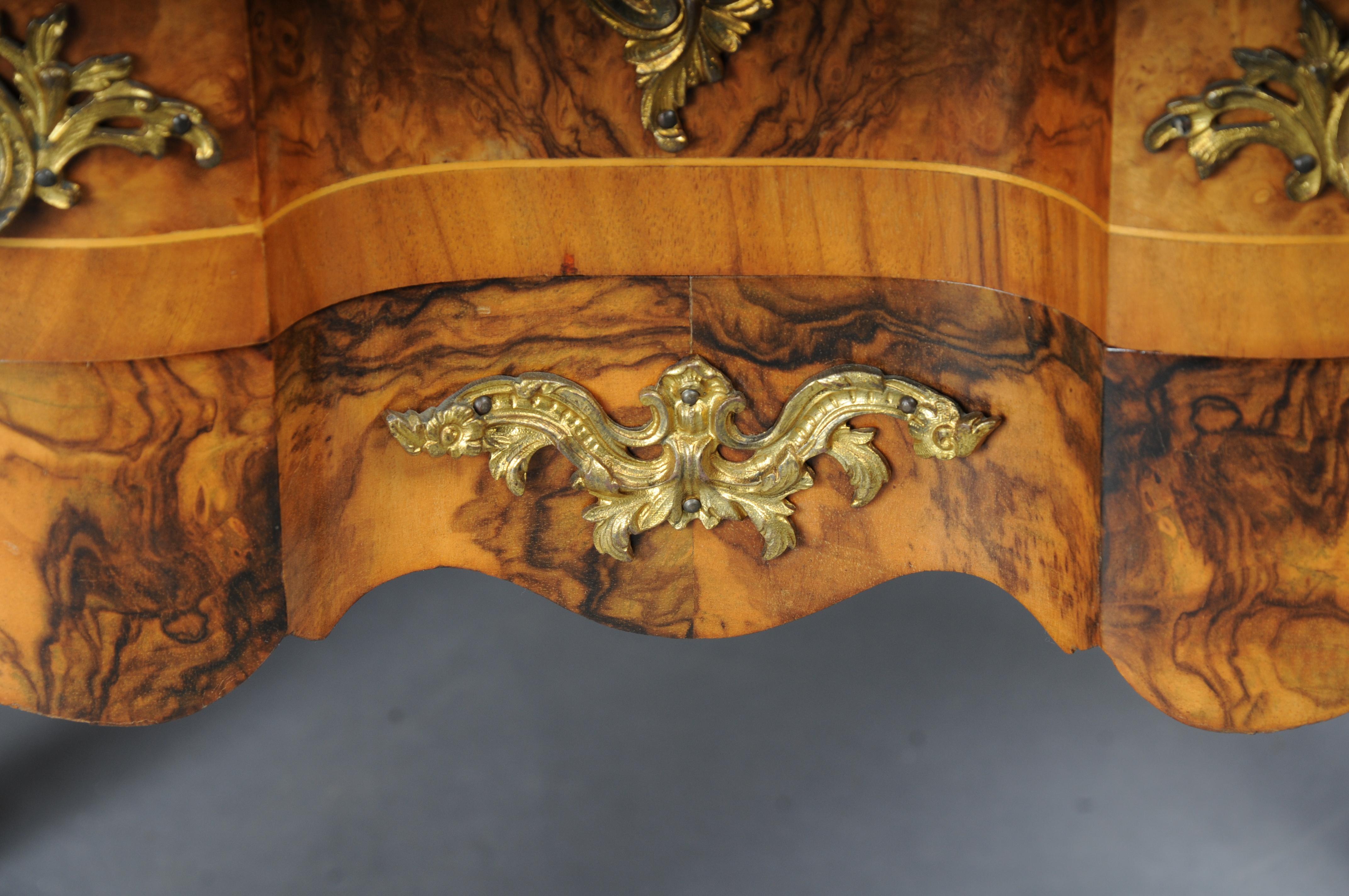 XIX secolo Antica cassettiera di Dresda, in Oak con impiallacciatura in noce, 1870 ca. in vendita