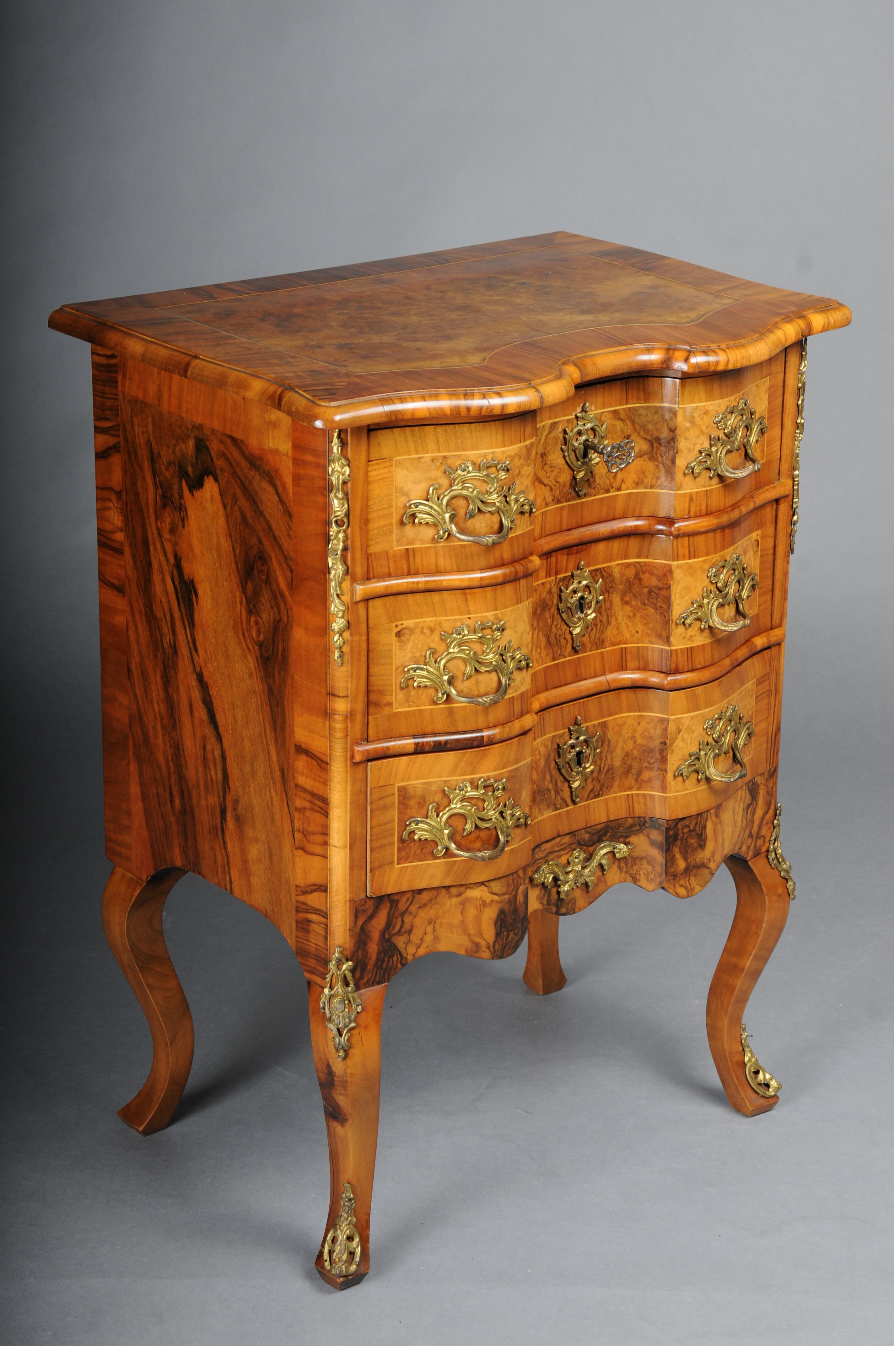 Antica cassettiera di Dresda, in Oak con impiallacciatura in noce, 1870 ca. in vendita 1
