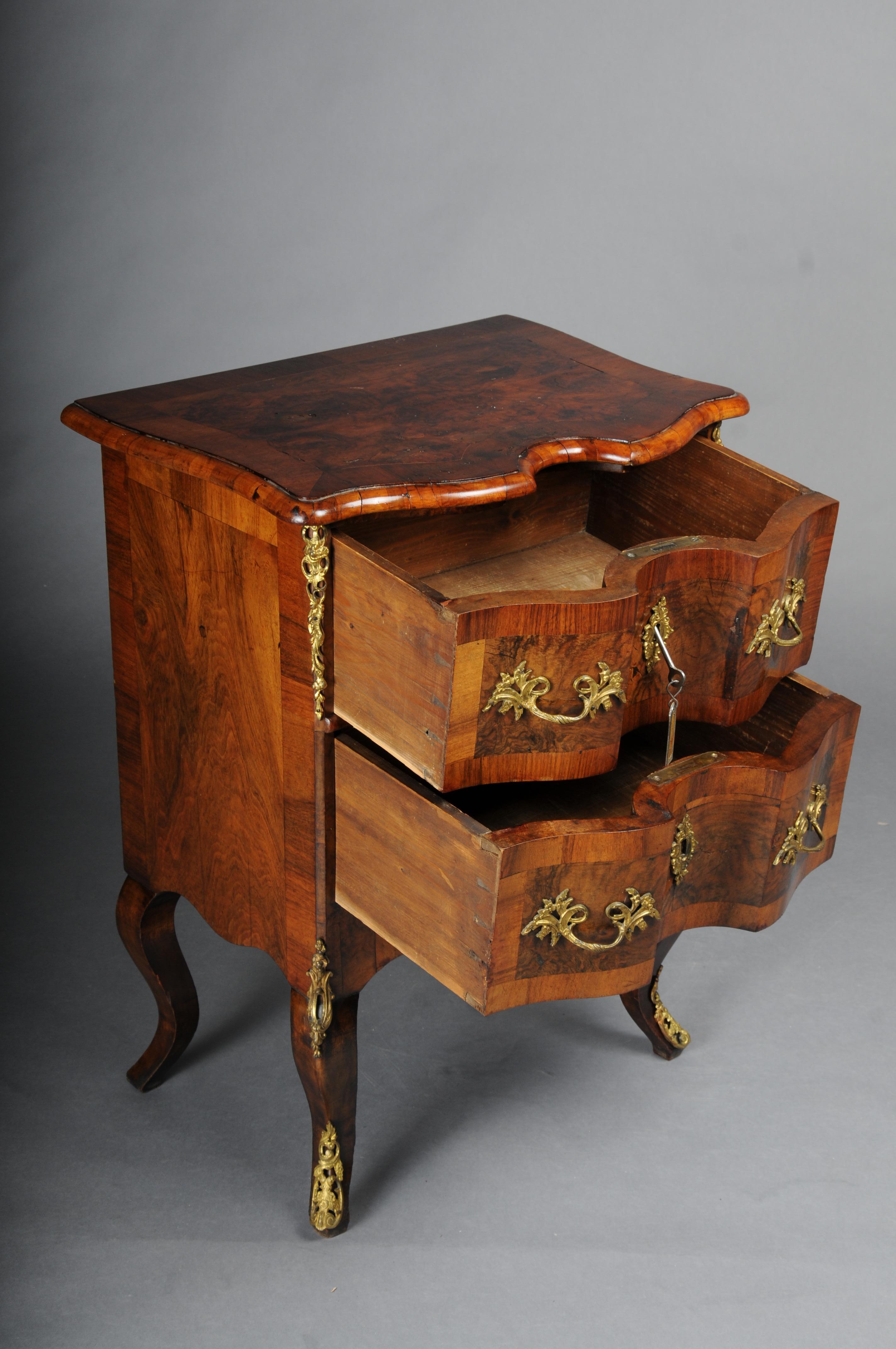 Antica cassettiera di Dresda, in Oak con impiallacciatura in noce, 1870 ca. in vendita 1