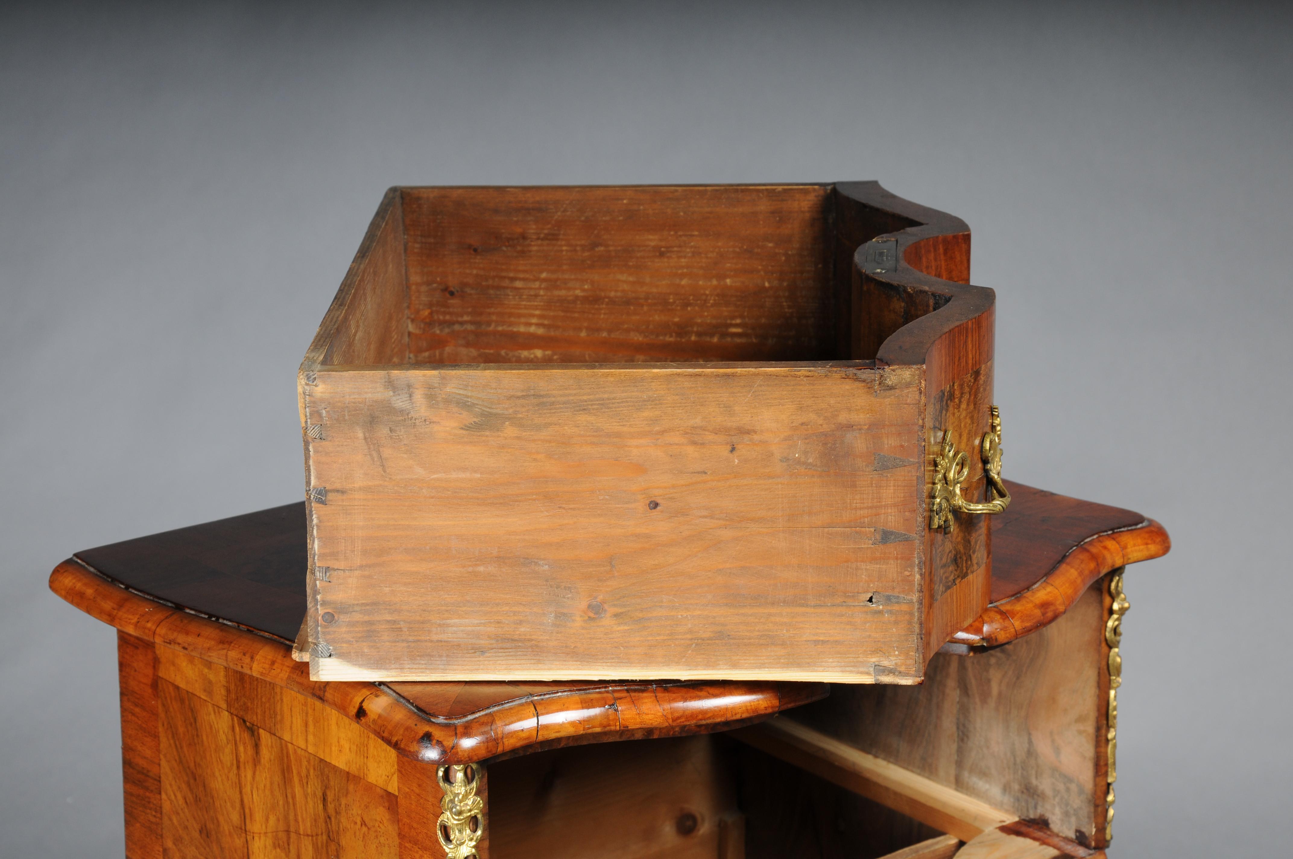 Antica cassettiera di Dresda, in Oak con impiallacciatura in noce, 1870 ca. in vendita 2