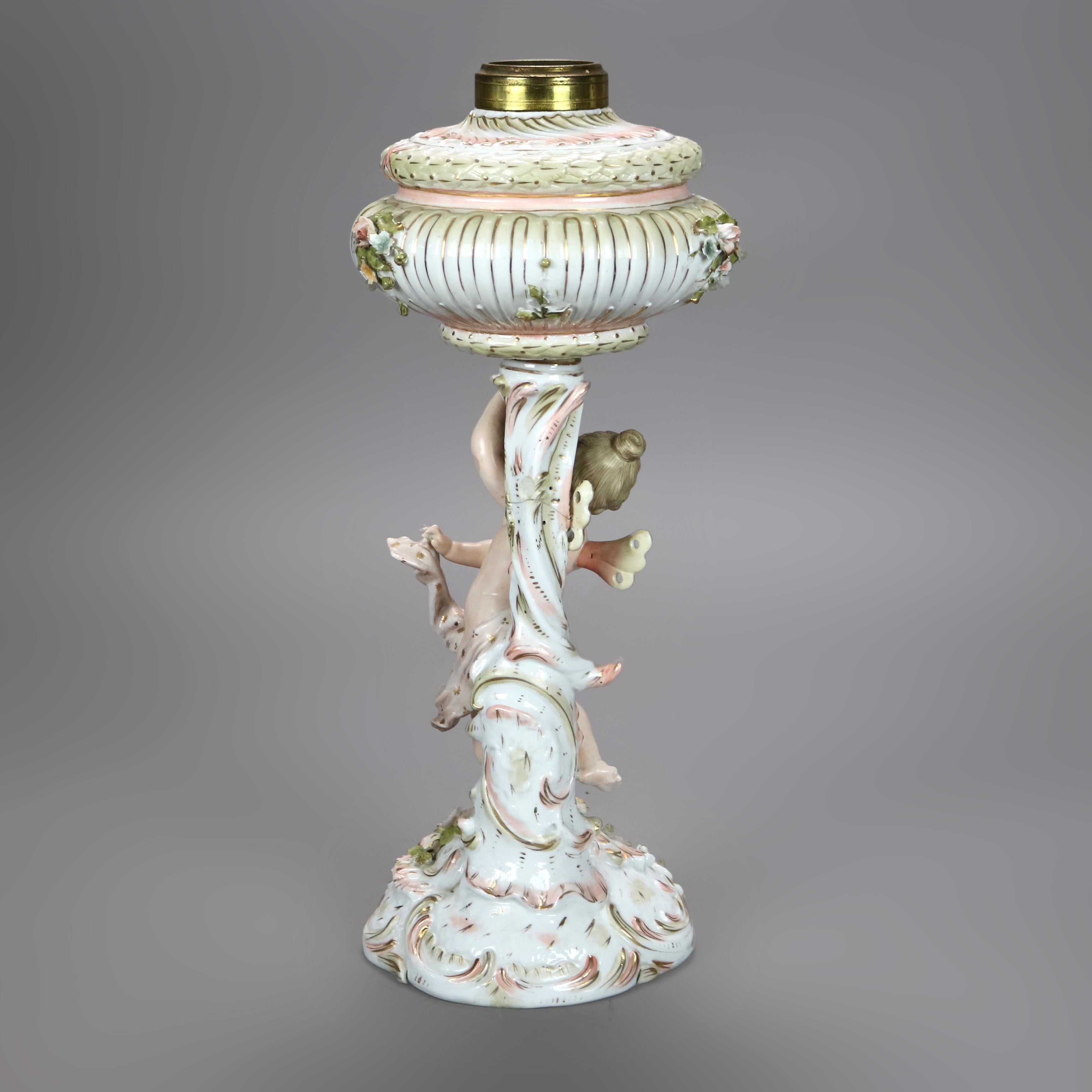 Antike Dresdener oder Meissener klassische figurale Cherub-Porzellan-Öllampe, 19. Jahrhundert, Öllampe im Angebot 2