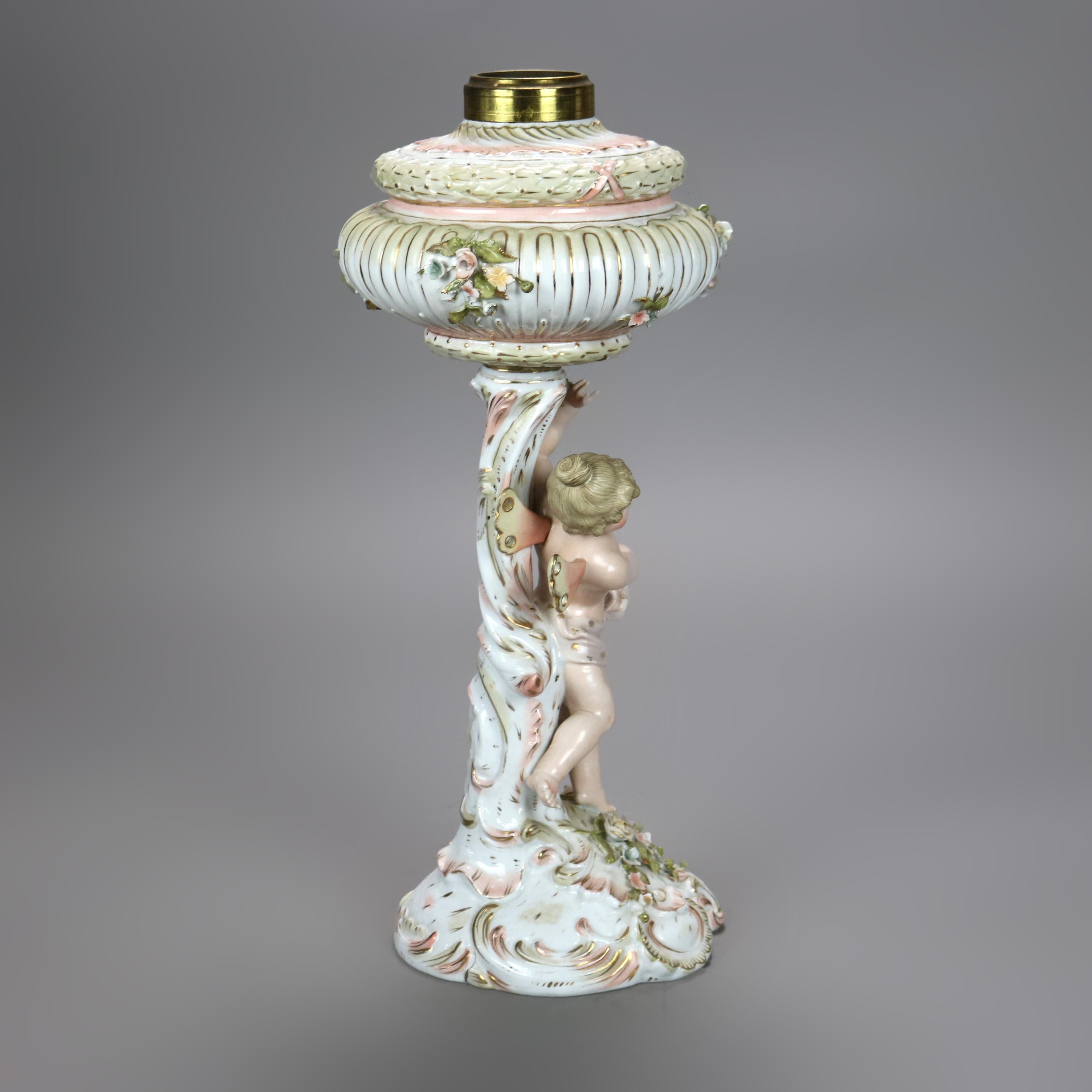 Antike Dresdener oder Meissener klassische figurale Cherub-Porzellan-Öllampe, 19. Jahrhundert, Öllampe im Angebot 3