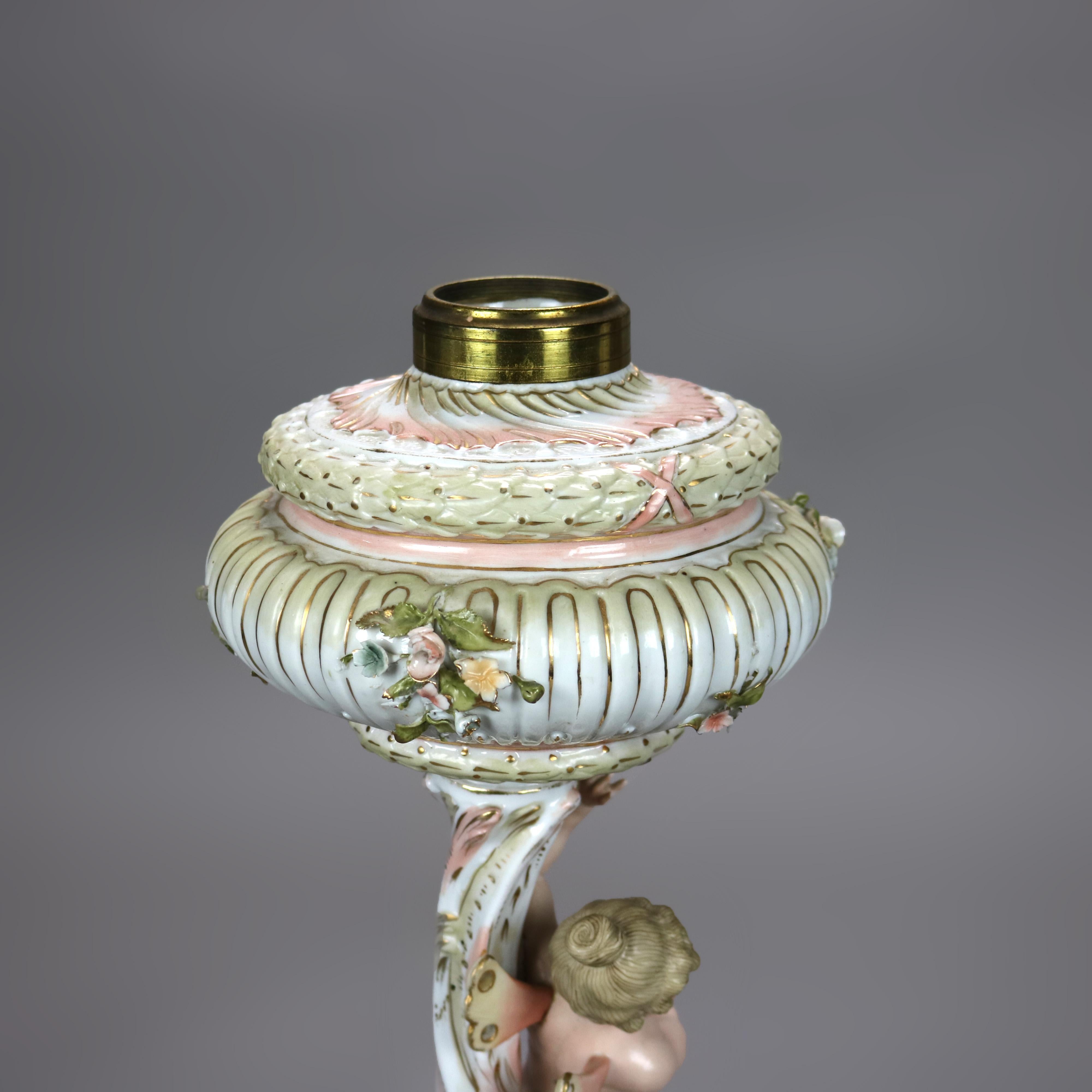 Antike Dresdener oder Meissener klassische figurale Cherub-Porzellan-Öllampe, 19. Jahrhundert, Öllampe im Angebot 4