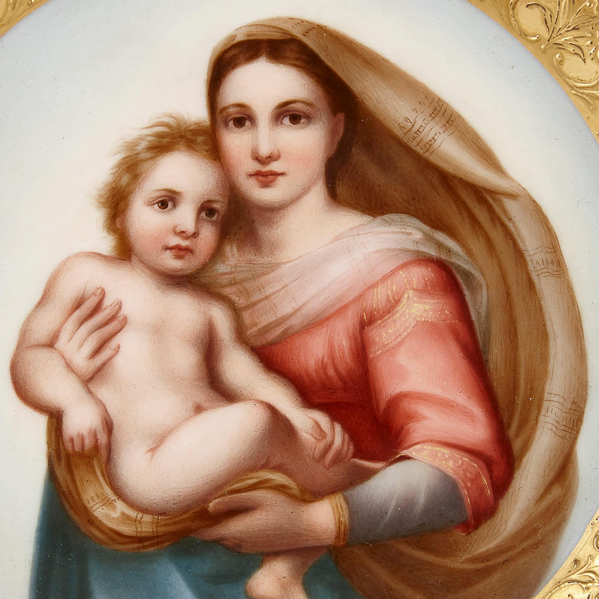 Rinascimento Antico piatto da vetrina in porcellana di Dresden raffigurante la Madonna di Raffaello in vendita