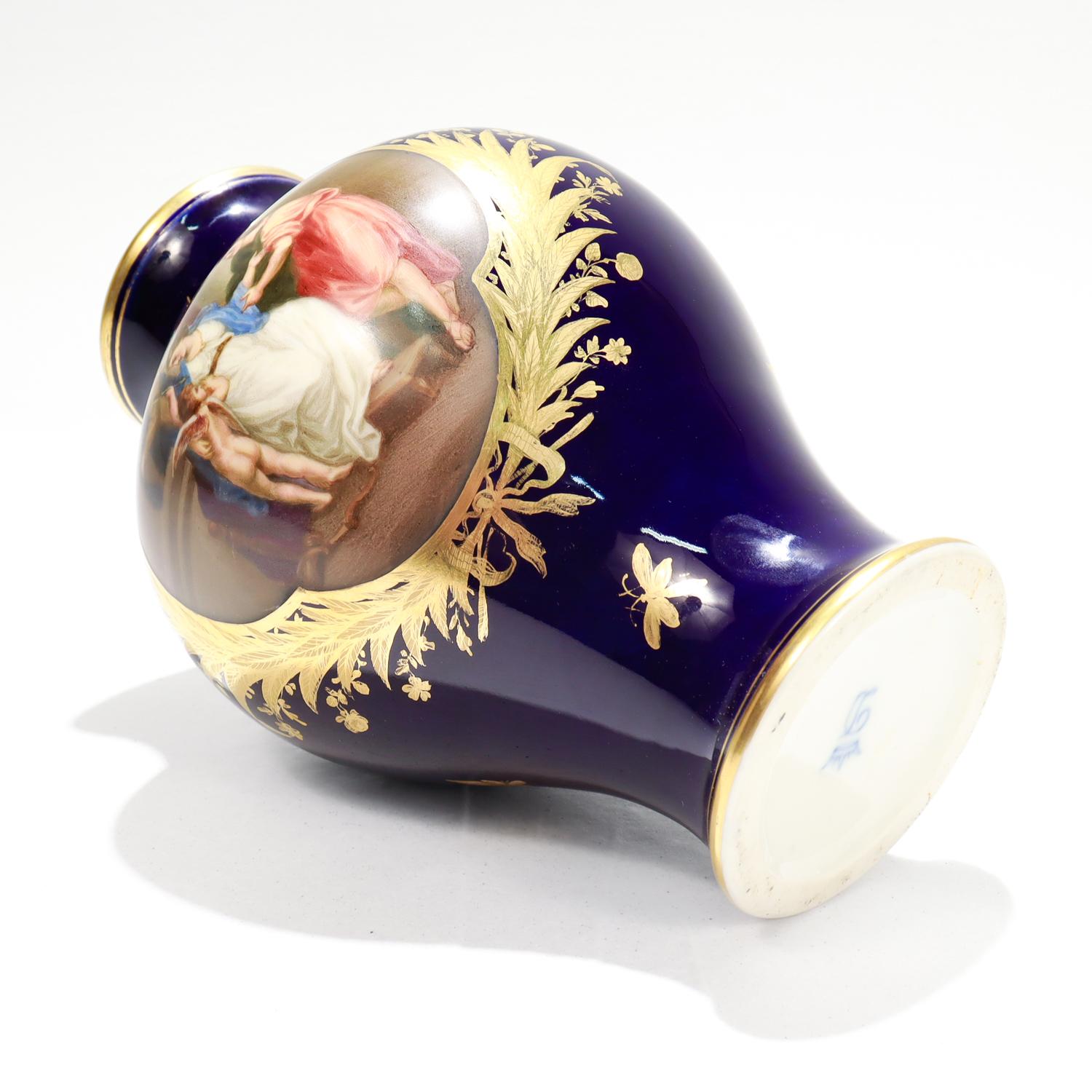 Antico Vaso da armadio in porcellana blu cobalto di Dresden dipinto con Cupido e Venere in vendita 4