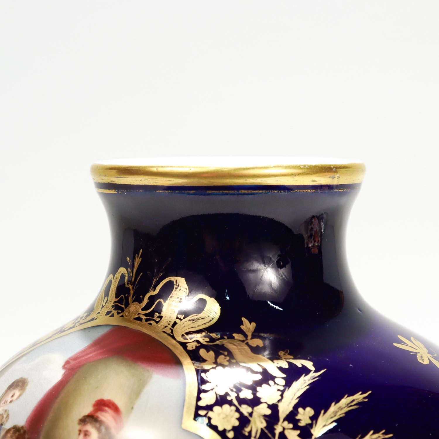 Antico Vaso da armadio in porcellana blu cobalto di Dresden dipinto con Cupido e Venere in vendita 6