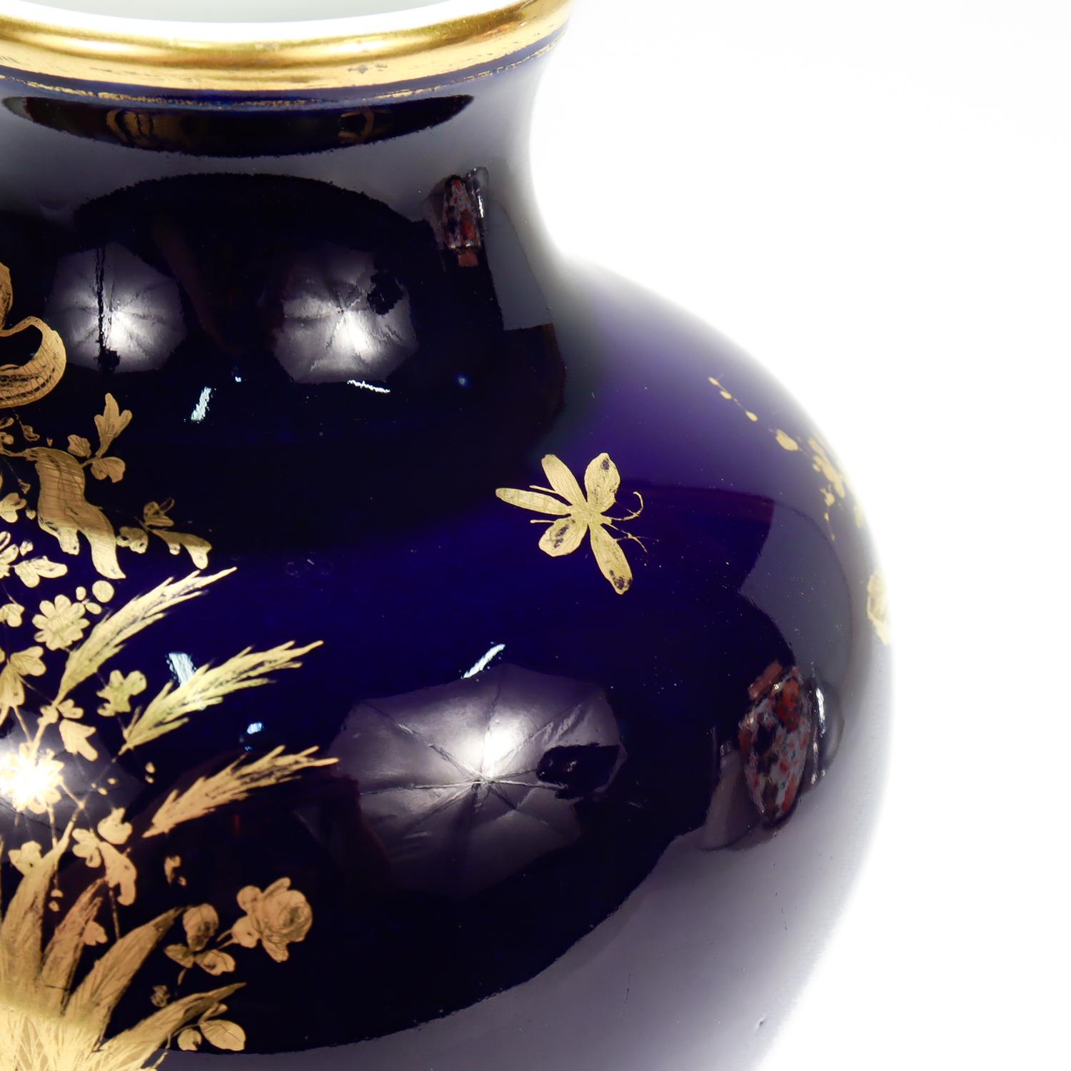 Antico Vaso da armadio in porcellana blu cobalto di Dresden dipinto con Cupido e Venere in vendita 8