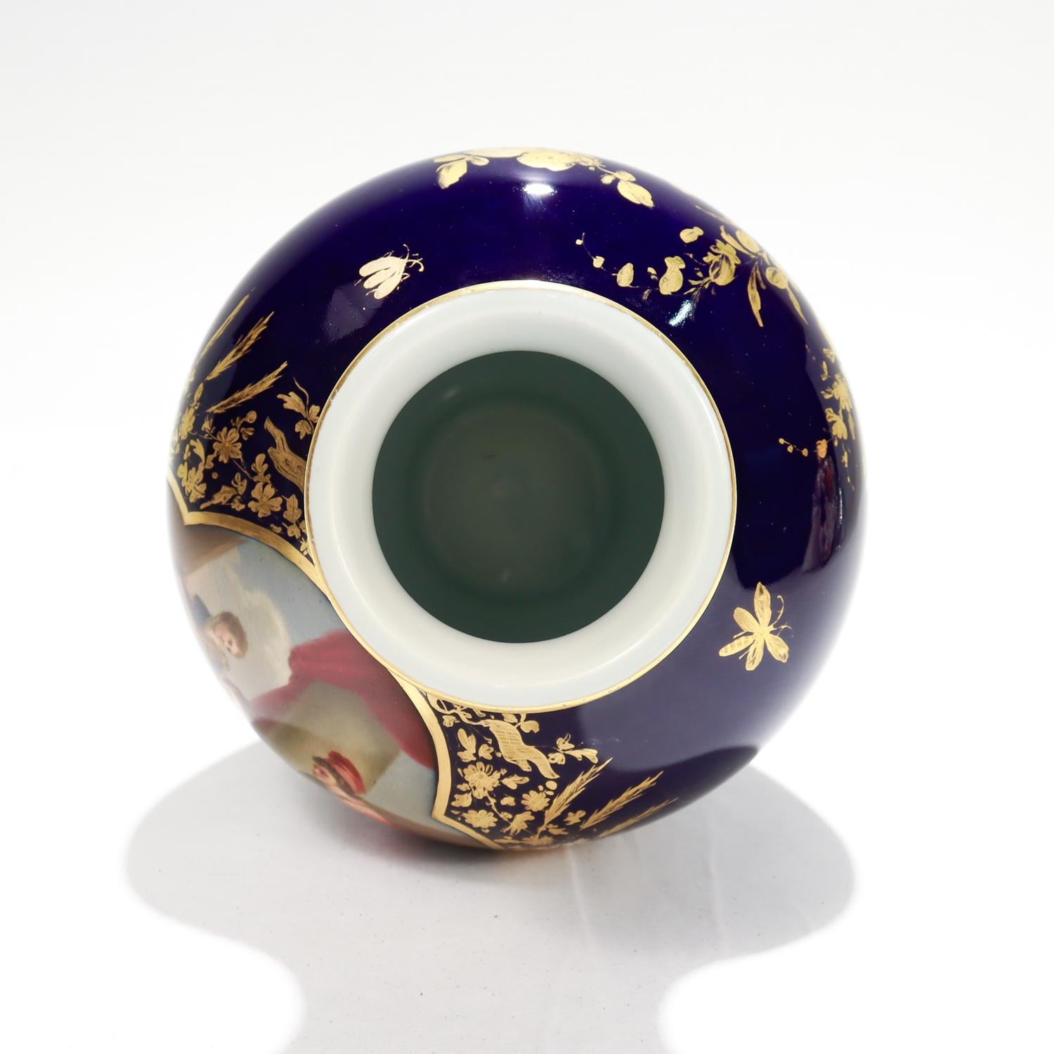 Antico Vaso da armadio in porcellana blu cobalto di Dresden dipinto con Cupido e Venere in vendita 2