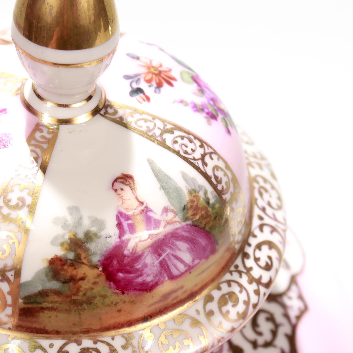 Antico vaso con coperchio in porcellana Dresden Porcelain con fondo rosa in vendita 12